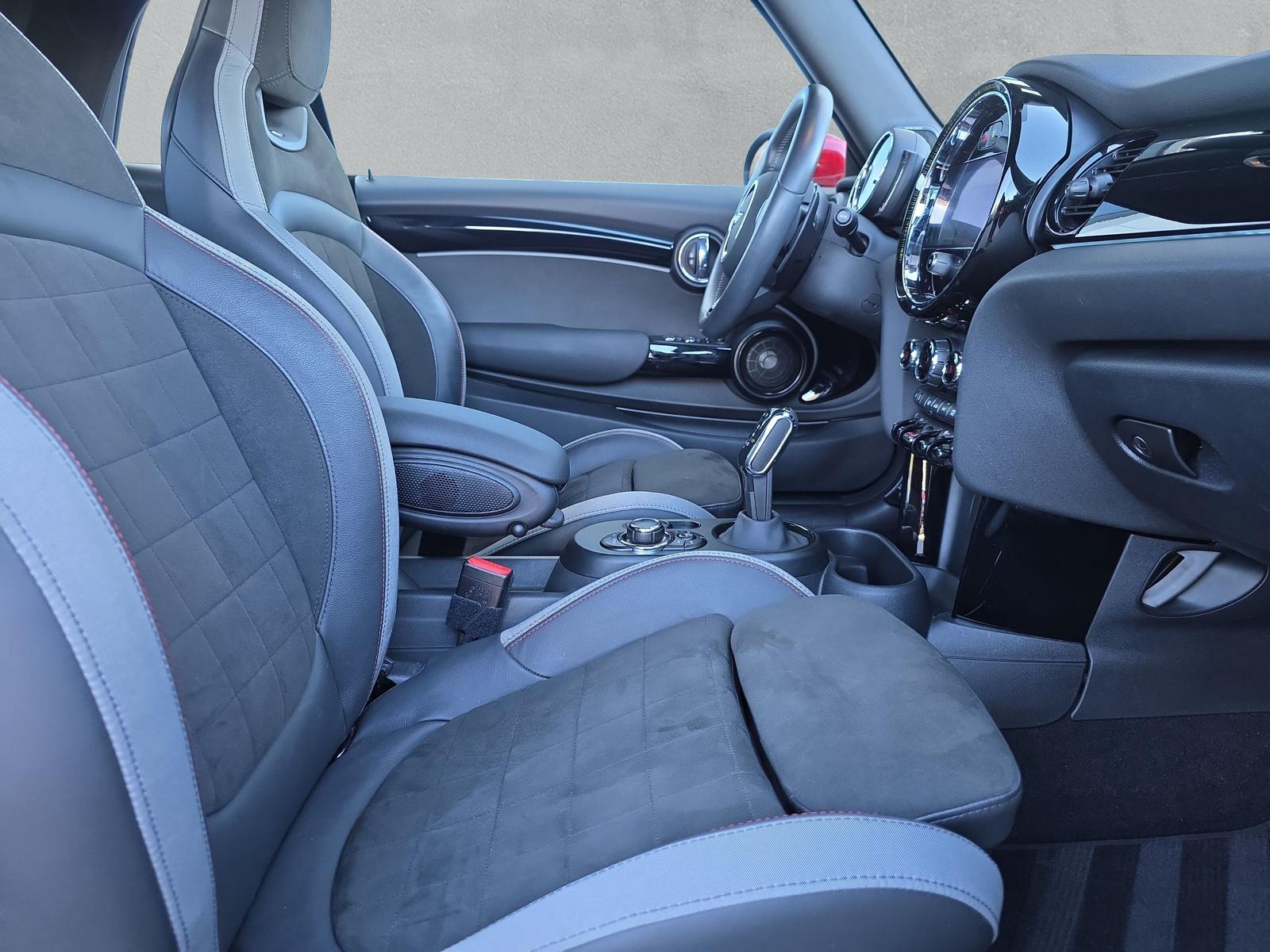 MINI John Cooper Works Cabrio F57 2.0i (CH) - 14