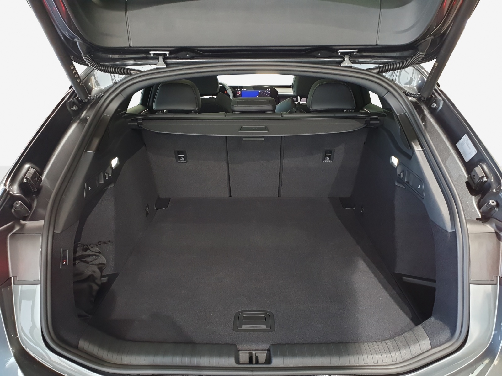 AUDI A6 Avant e-tron quattro - 13