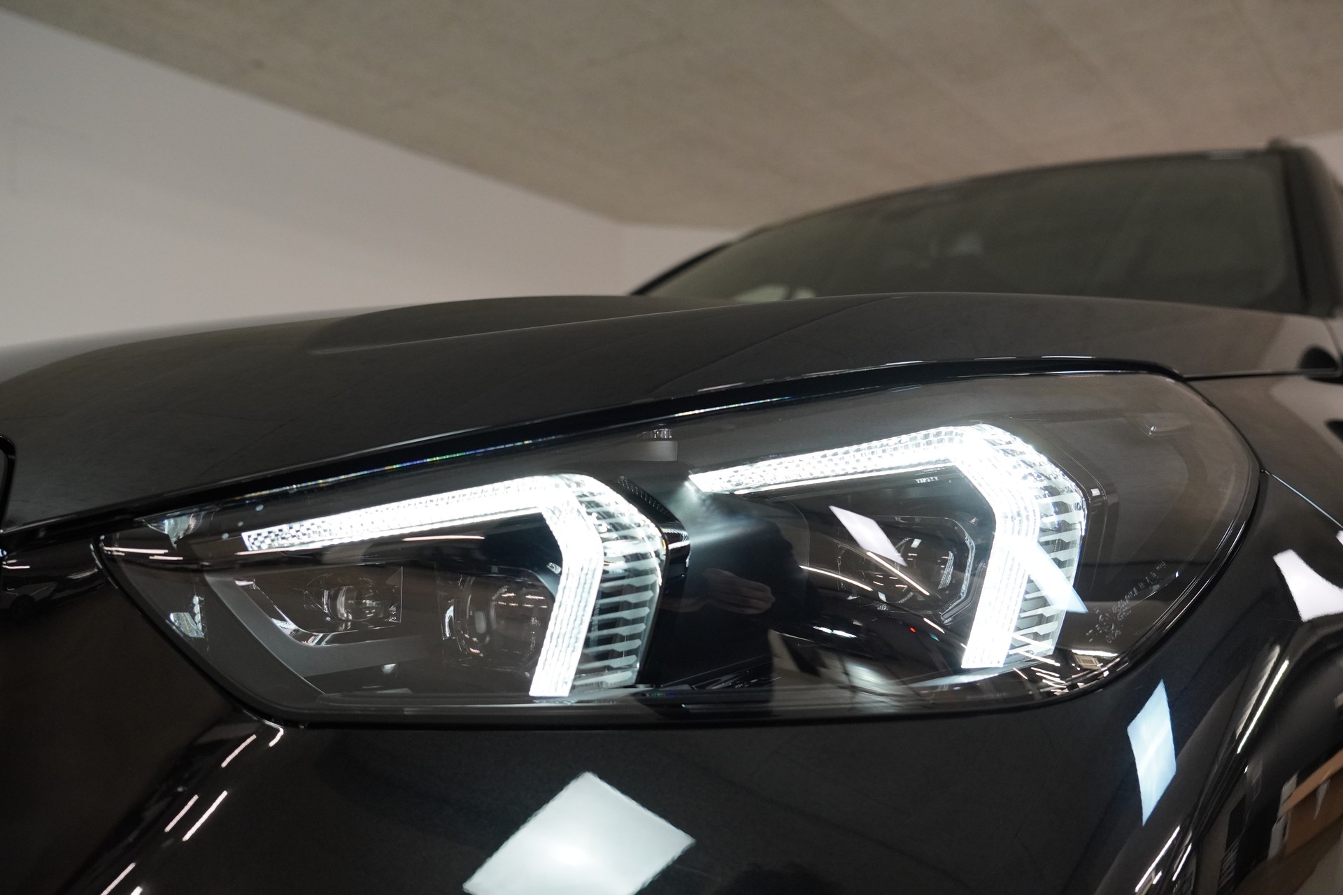 BMW X1 xDrive 23d 48V M Sport Pro - 9