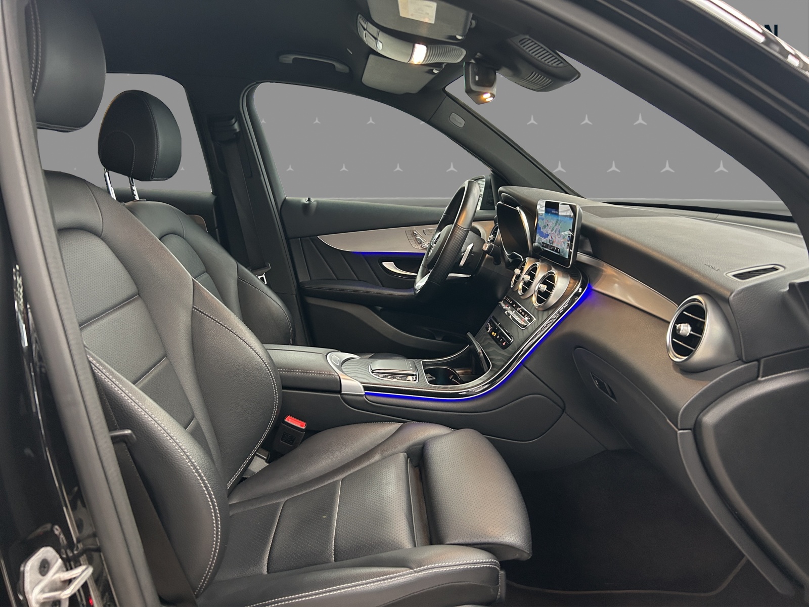 MERCEDES-BENZ GLC 200 AMG Line 4Matic 9G-Tronic - 16