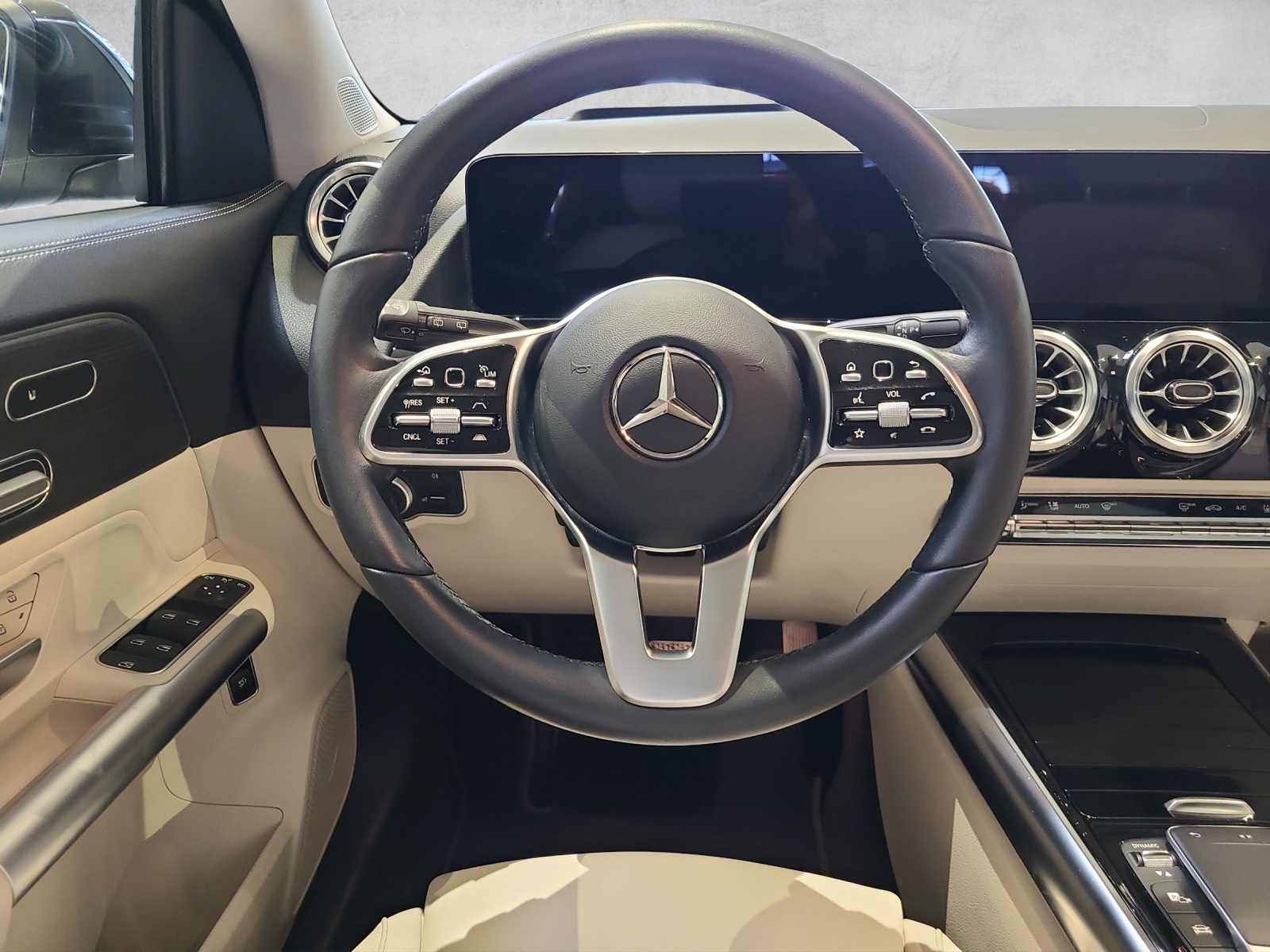 MERCEDES-BENZ EQA 250 - 13