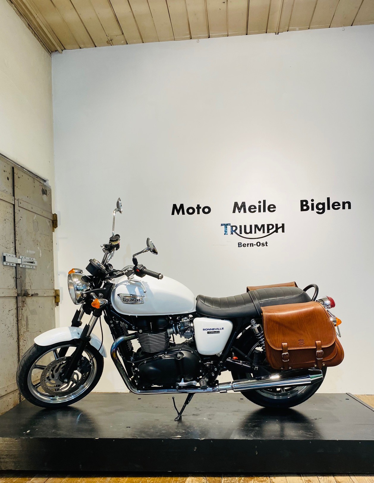 TRIUMPH Bonneville 900 i - 6