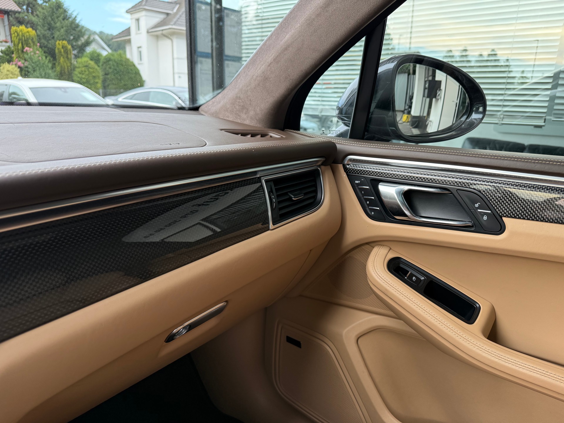 PORSCHE Macan Turbo Performance PDK - 13