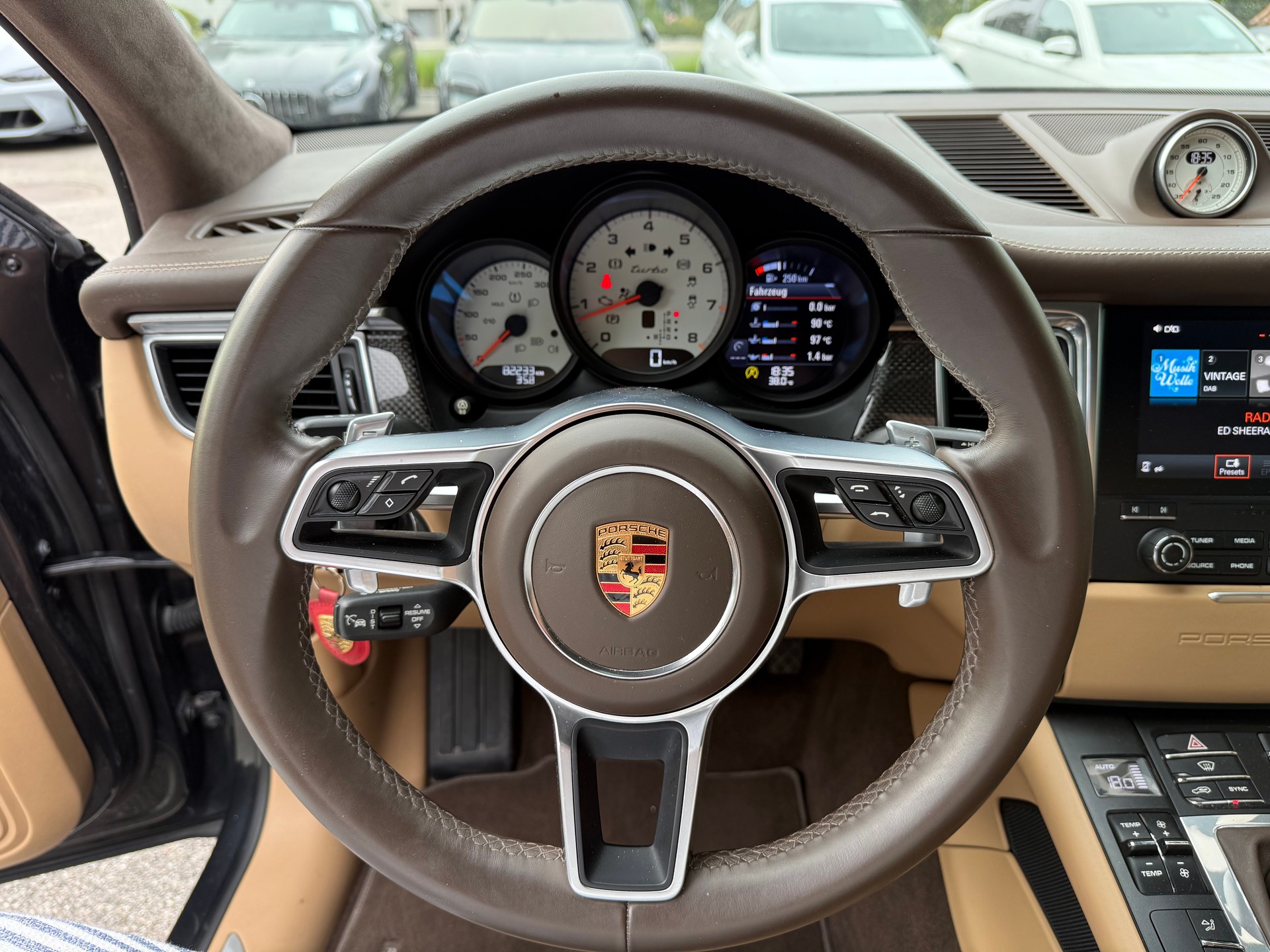 PORSCHE Macan Turbo Performance PDK - 11