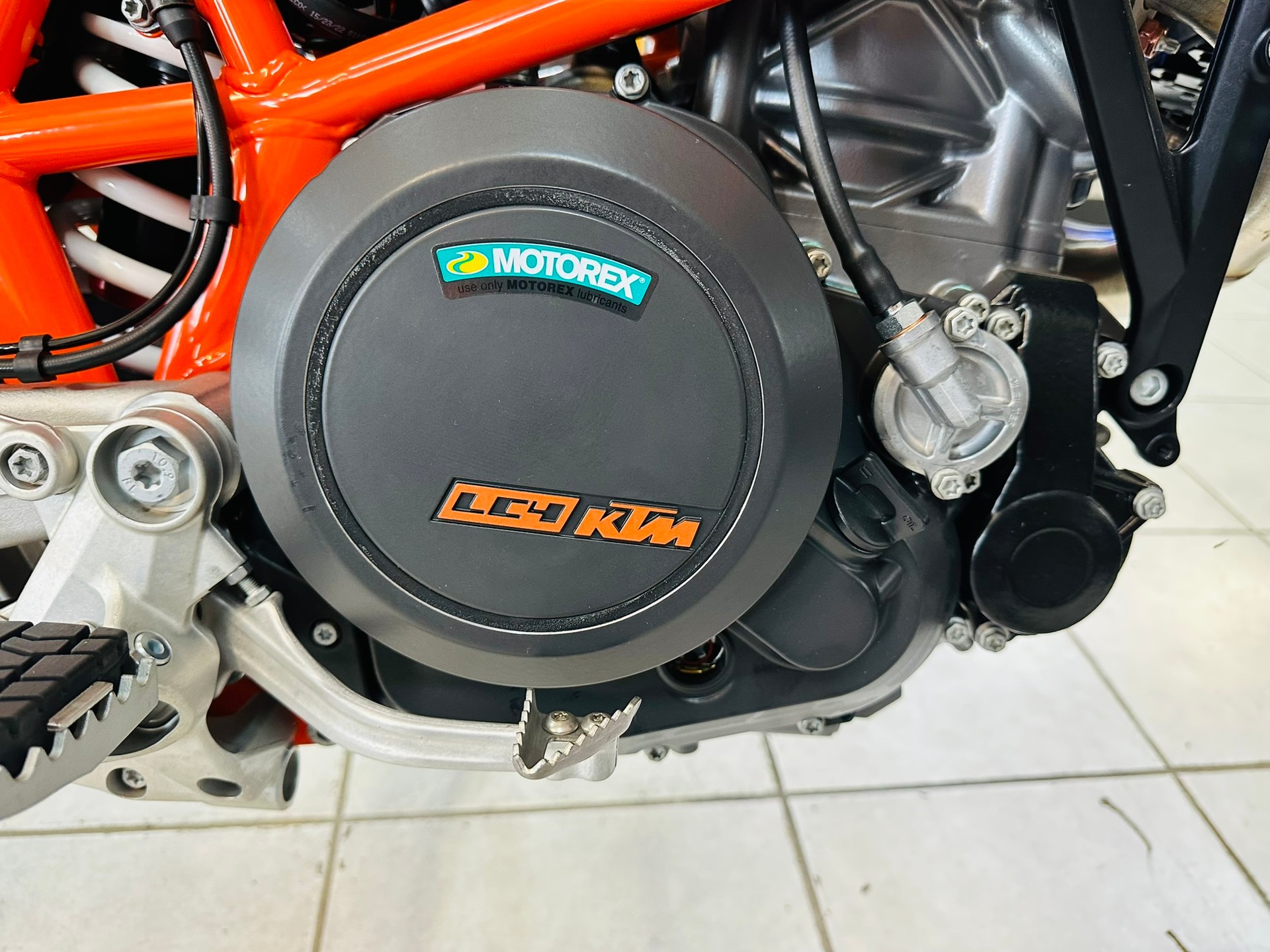 KTM 690 SMC R - 4