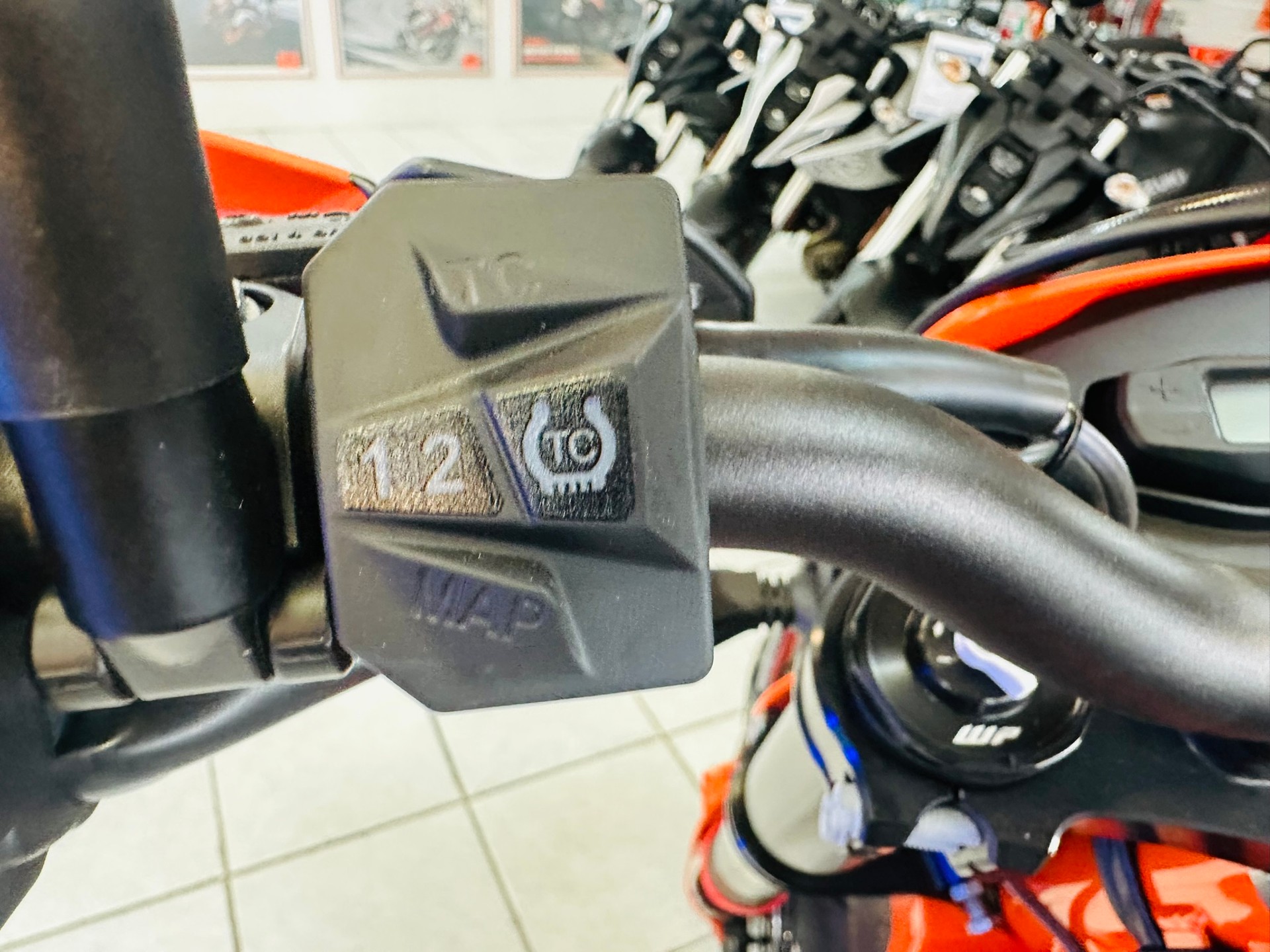 KTM 690 SMC R - 7
