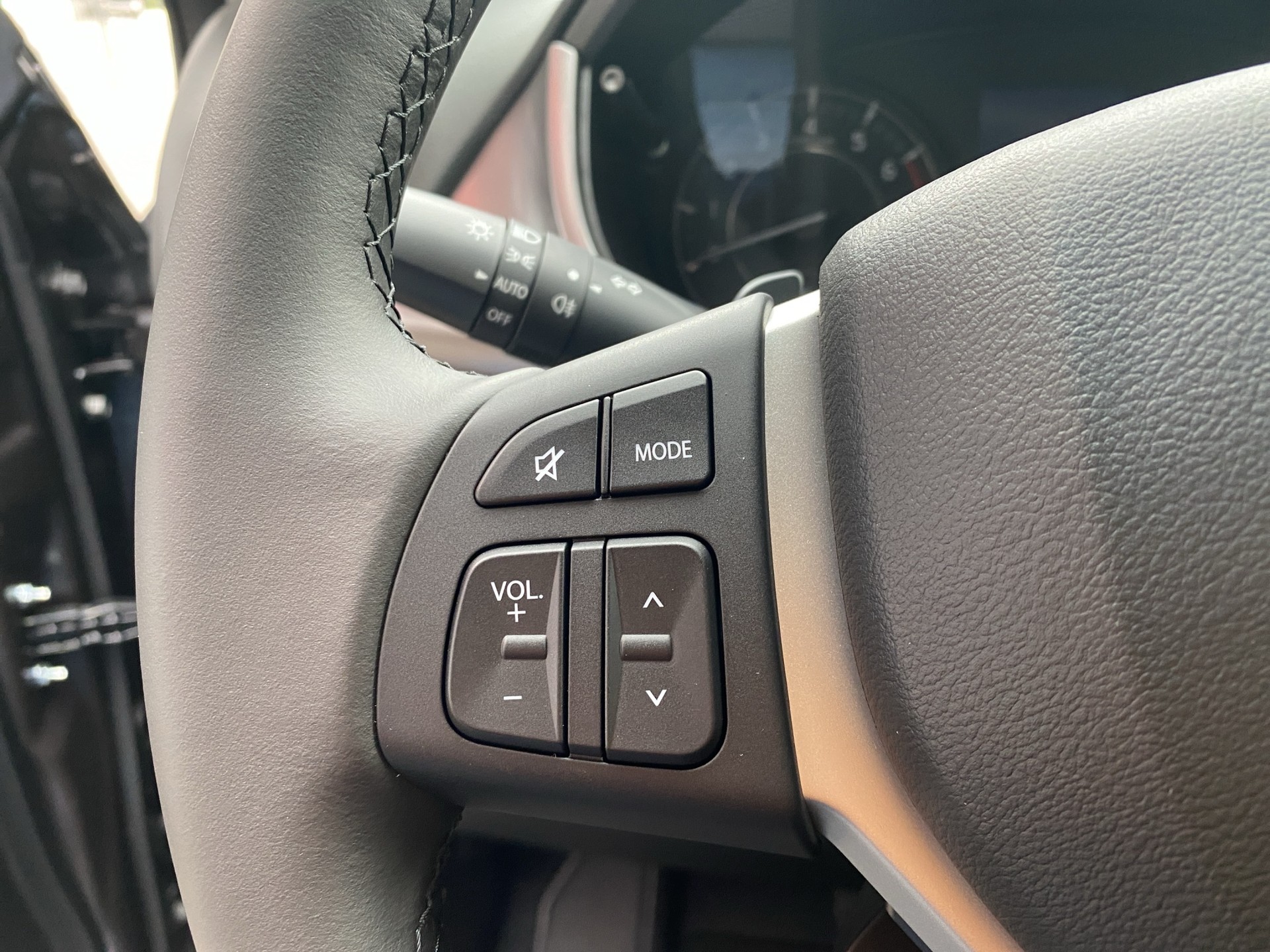 SUZUKI Vitara 1.4 Boosterjet Compact + 4x4 Hybrid Automatic - 12