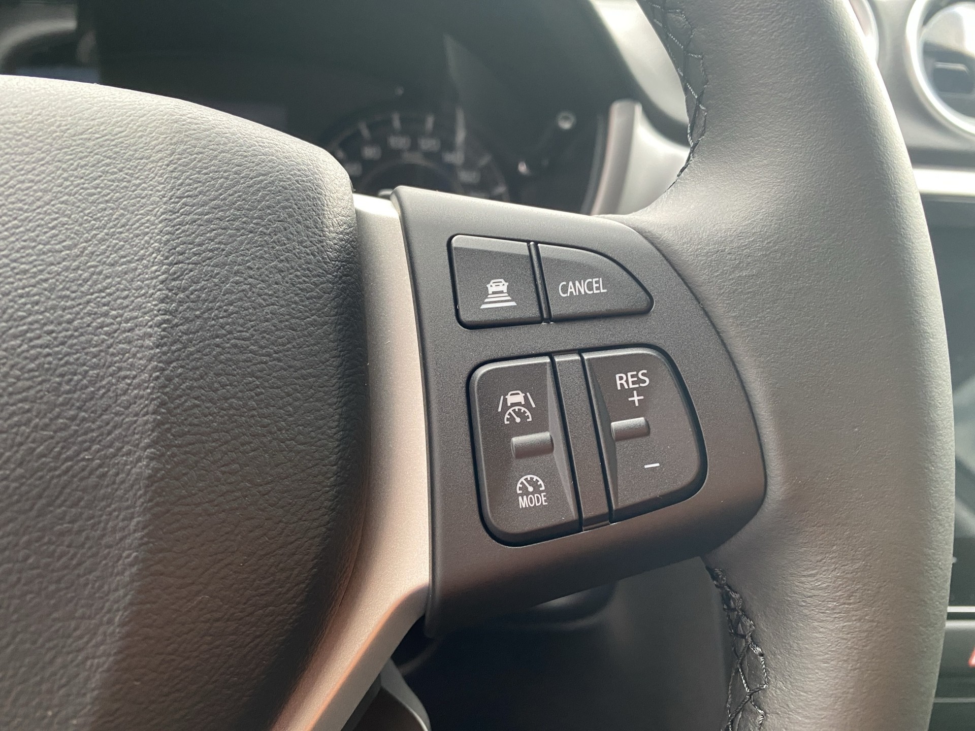 SUZUKI Vitara 1.4 Boosterjet Compact + 4x4 Hybrid Automatic - 13