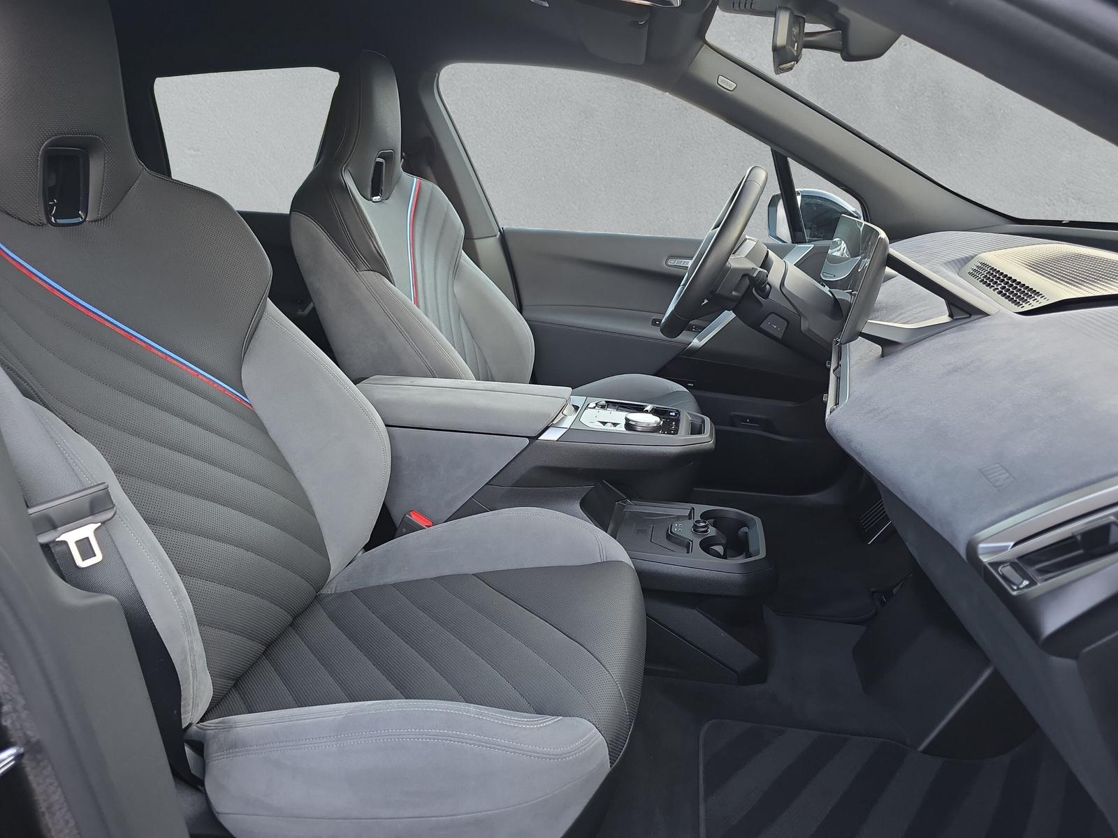 BMW iX xDrive60 M Sport Pro (CH) AHK 2.5T ** Action de Leasing à 0.9% ** - 13