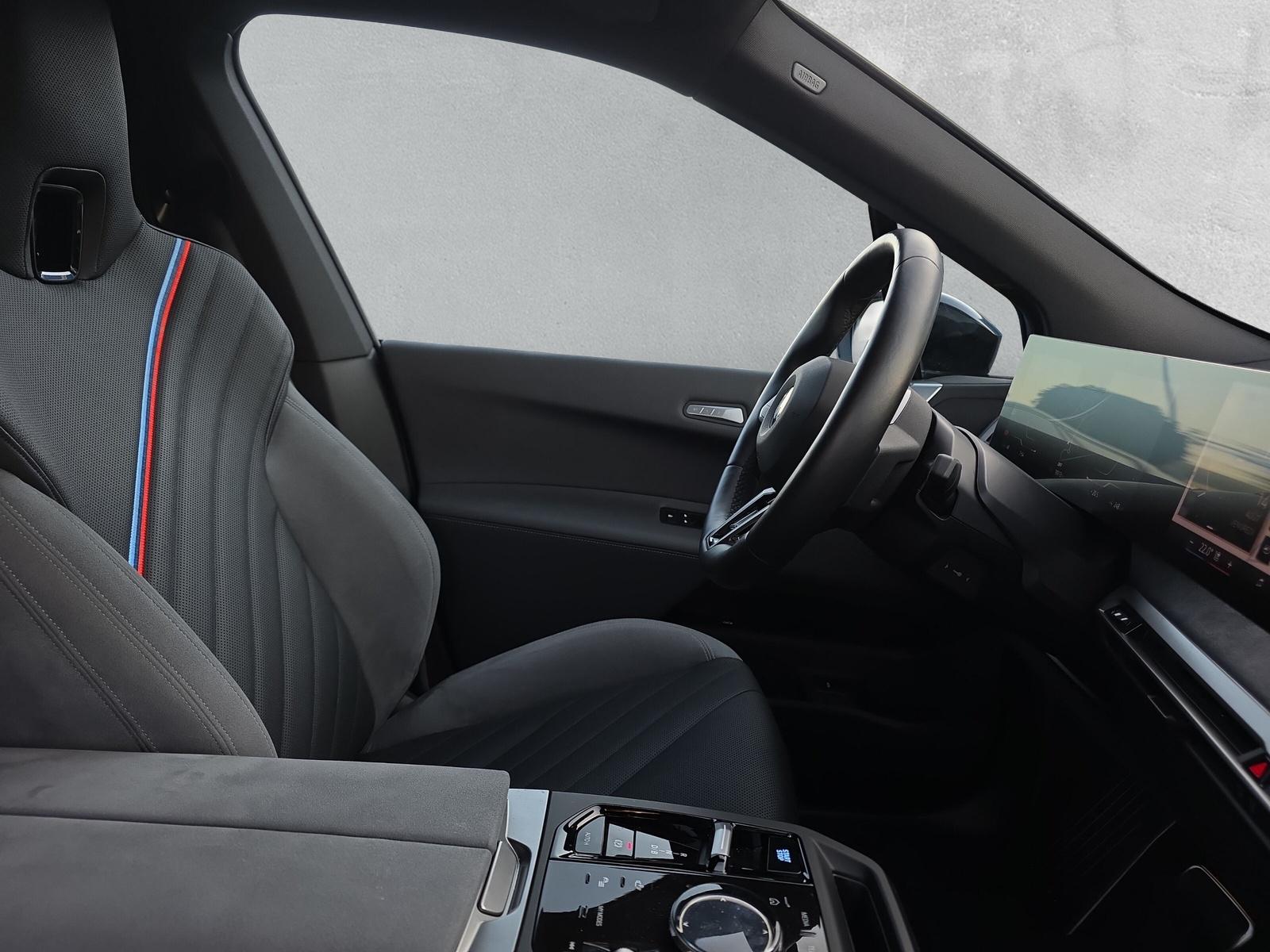 BMW iX xDrive60 M Sport Pro (CH) AHK 2.5T ** Action de Leasing à 0.9% ** - 14