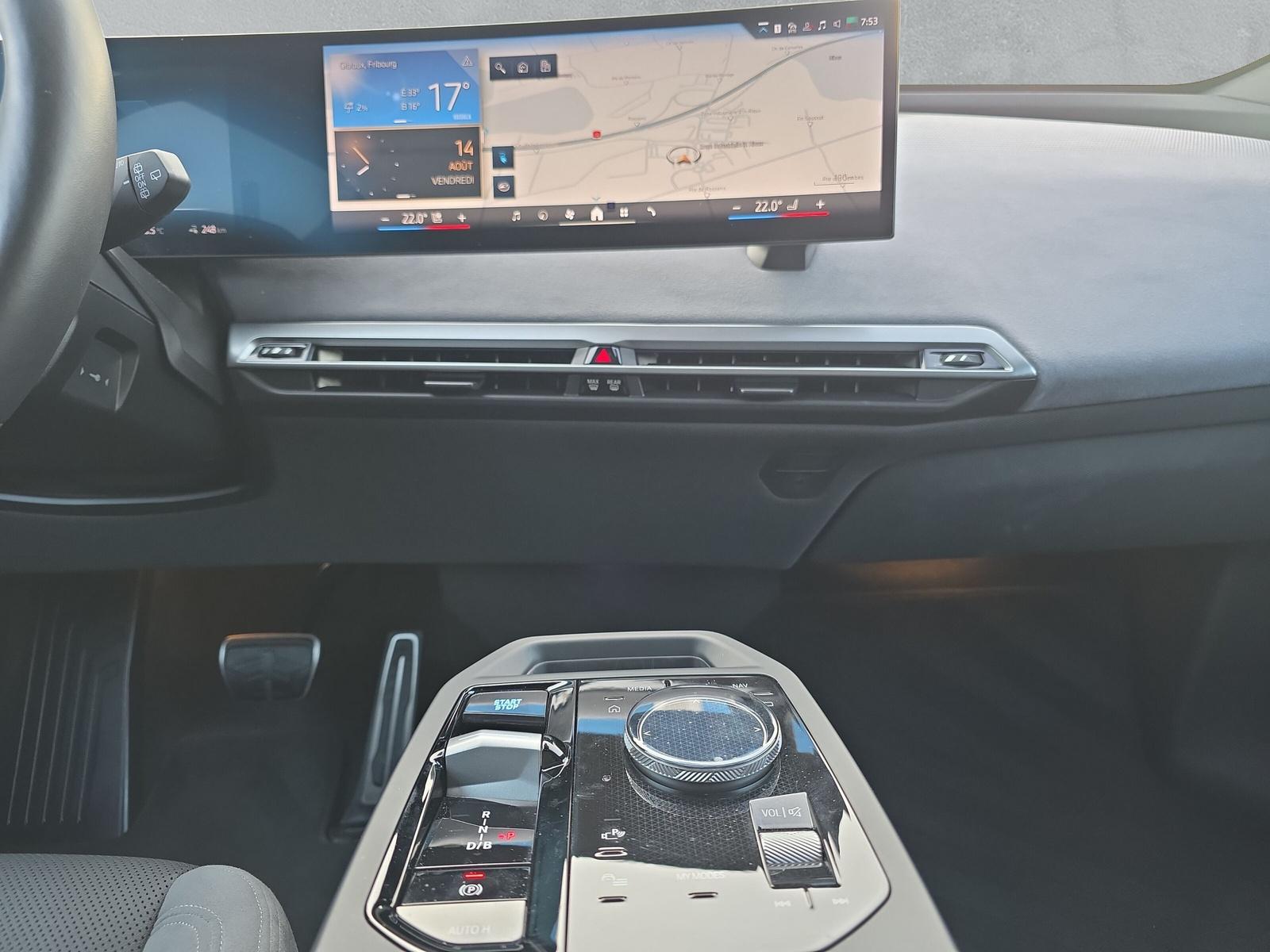 BMW iX xDrive60 M Sport Pro (CH) AHK 2.5T ** Action de Leasing à 0.9% ** - 18