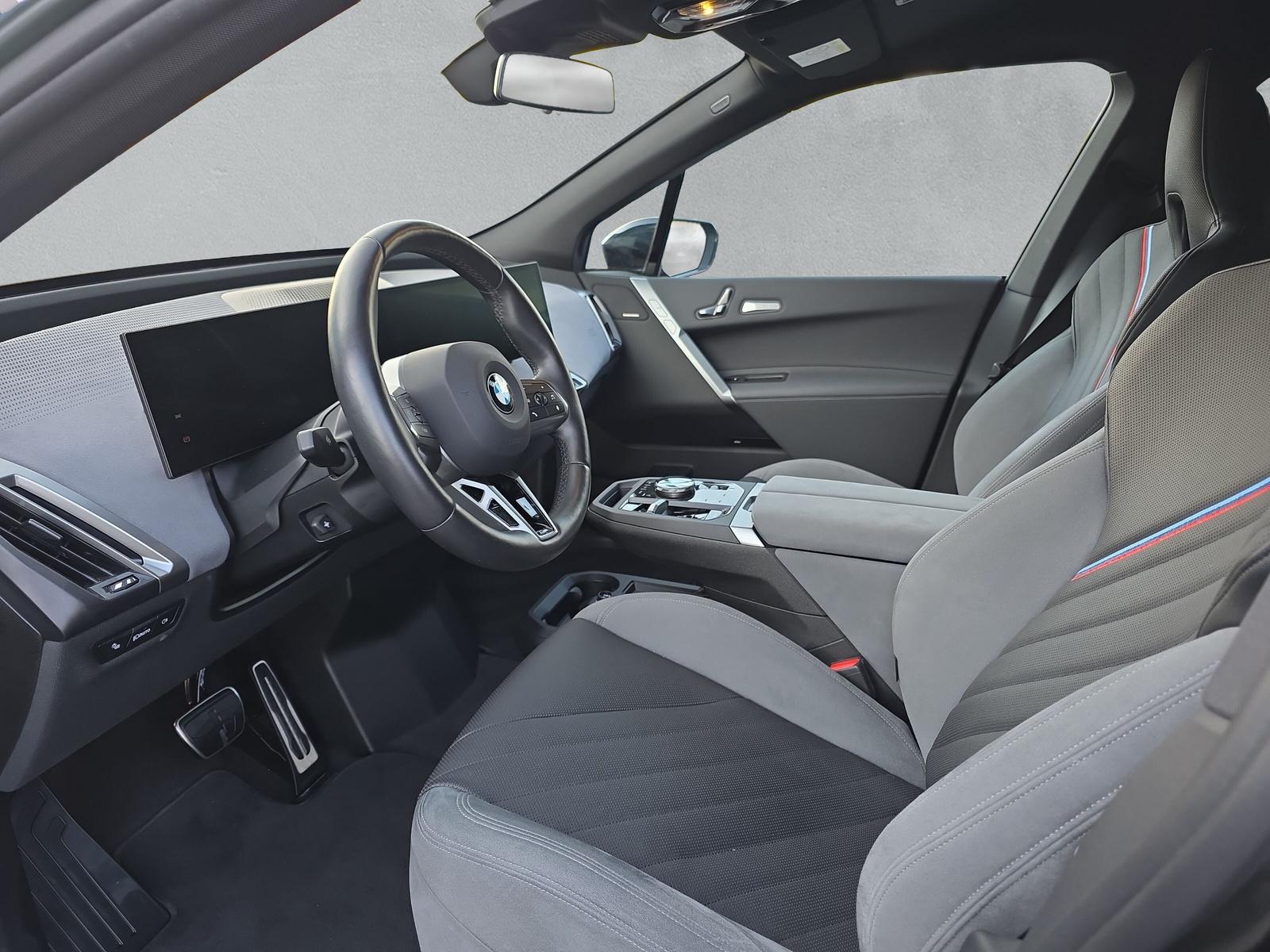 BMW iX xDrive60 M Sport Pro (CH) AHK 2.5T ** Action de Leasing à 0.9% ** - 12