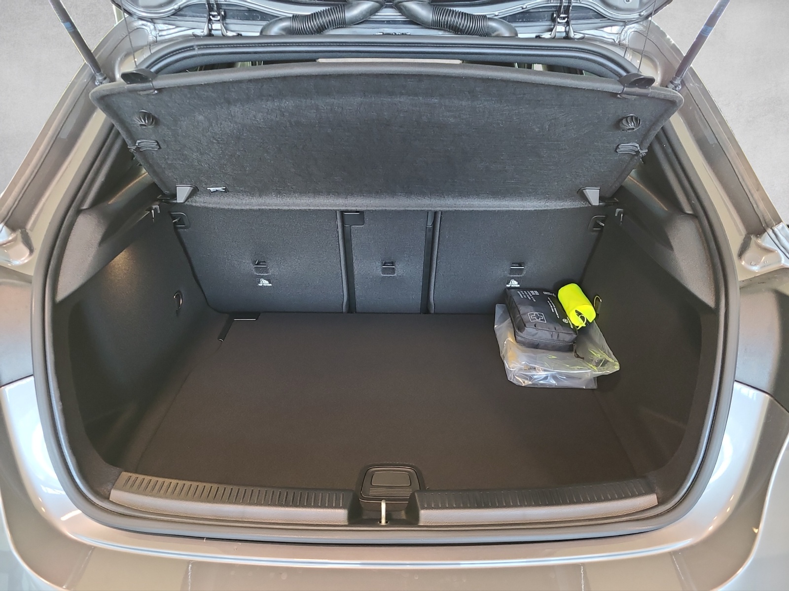 MERCEDES-BENZ A 250 AMG Line 4M W177 - 6