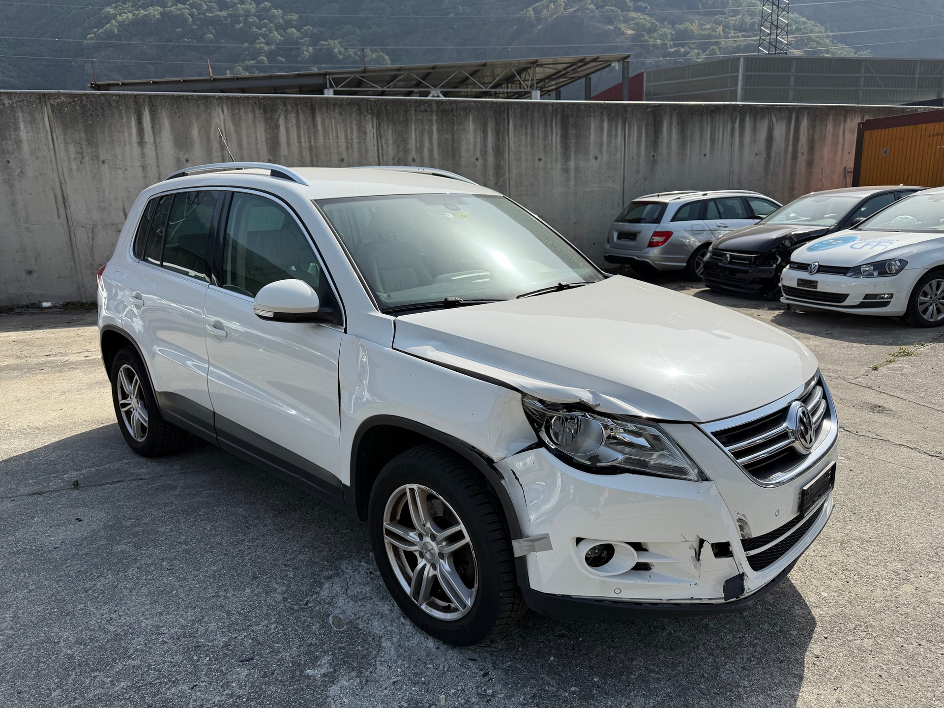 VW Tiguan 2.0 TSI Sport&Style - 4