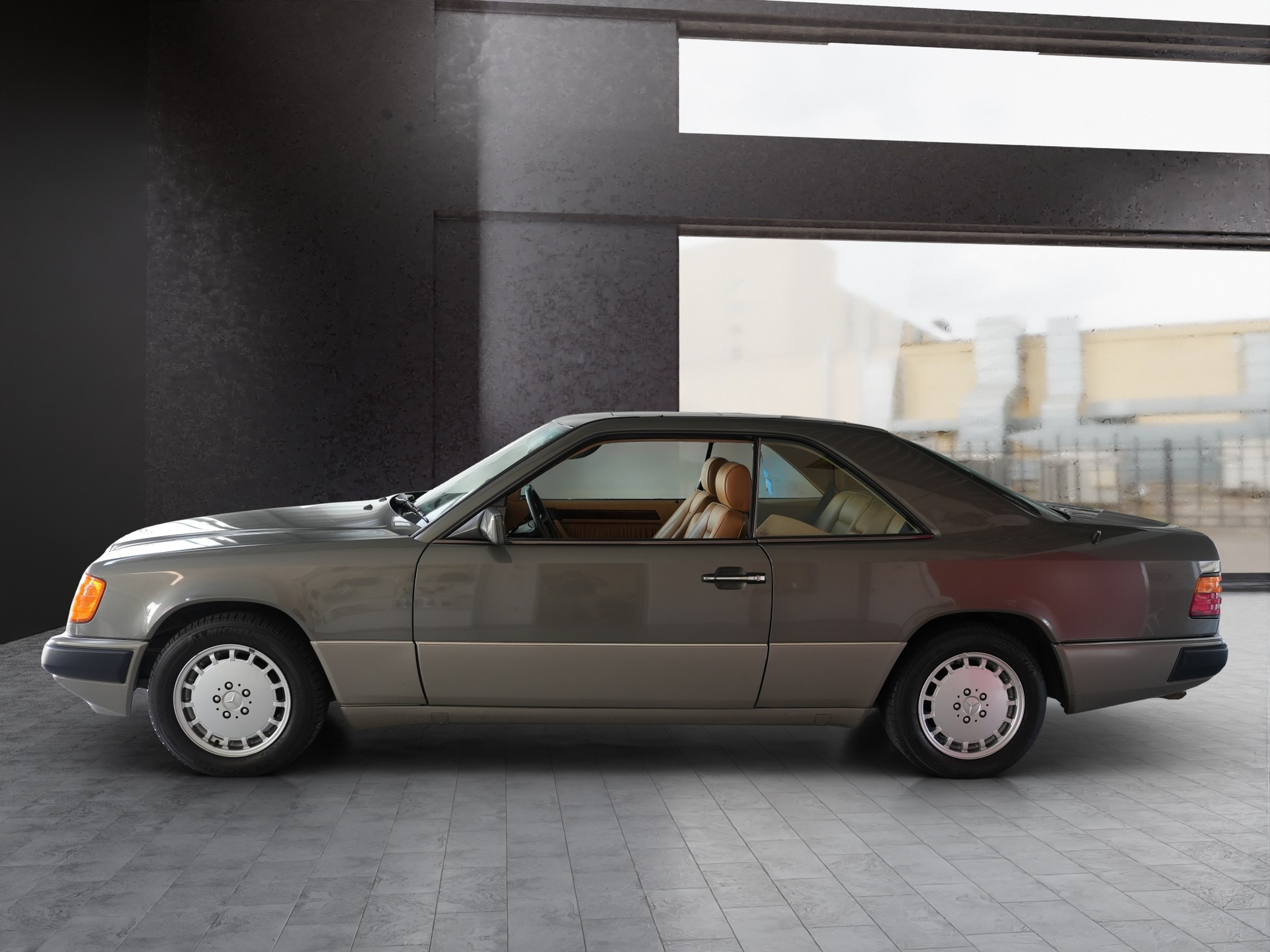 MERCEDES-BENZ 300 CE - 3