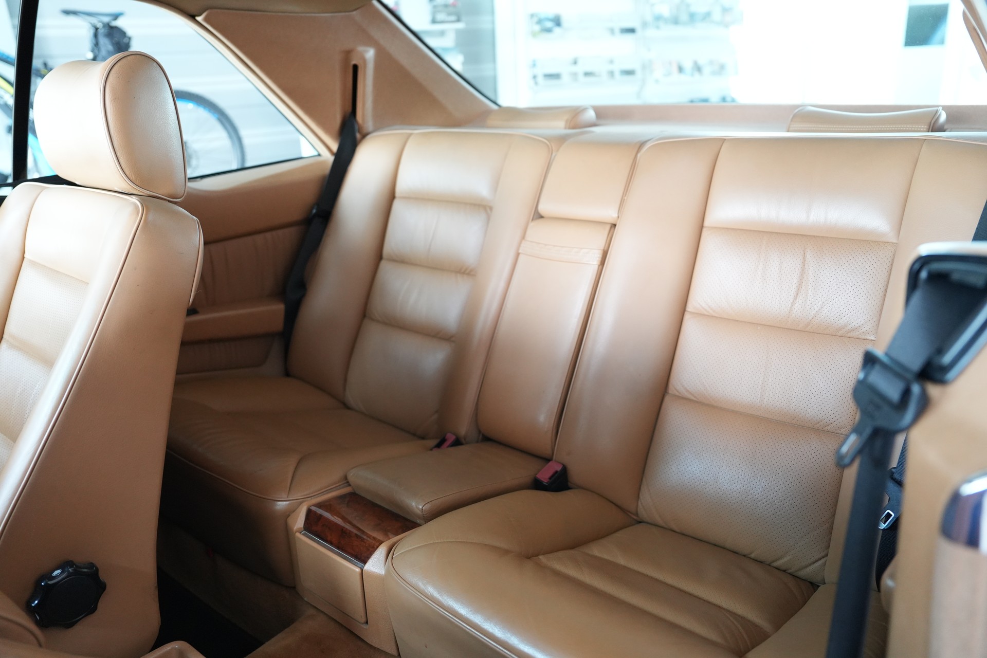 MERCEDES-BENZ 300 CE - 8