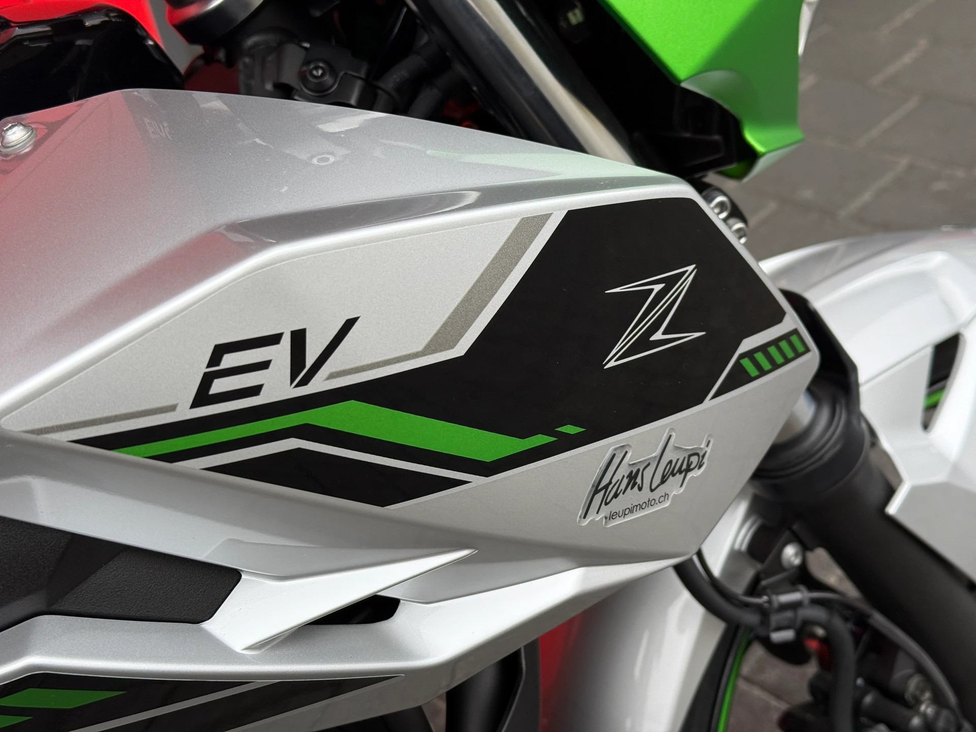 KAWASAKI Z E-1 - 16