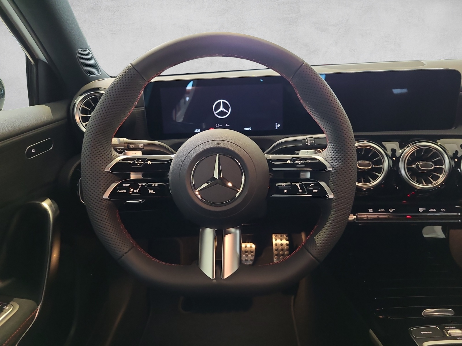 MERCEDES-BENZ A 250 AMG Line 4M W177 - 5