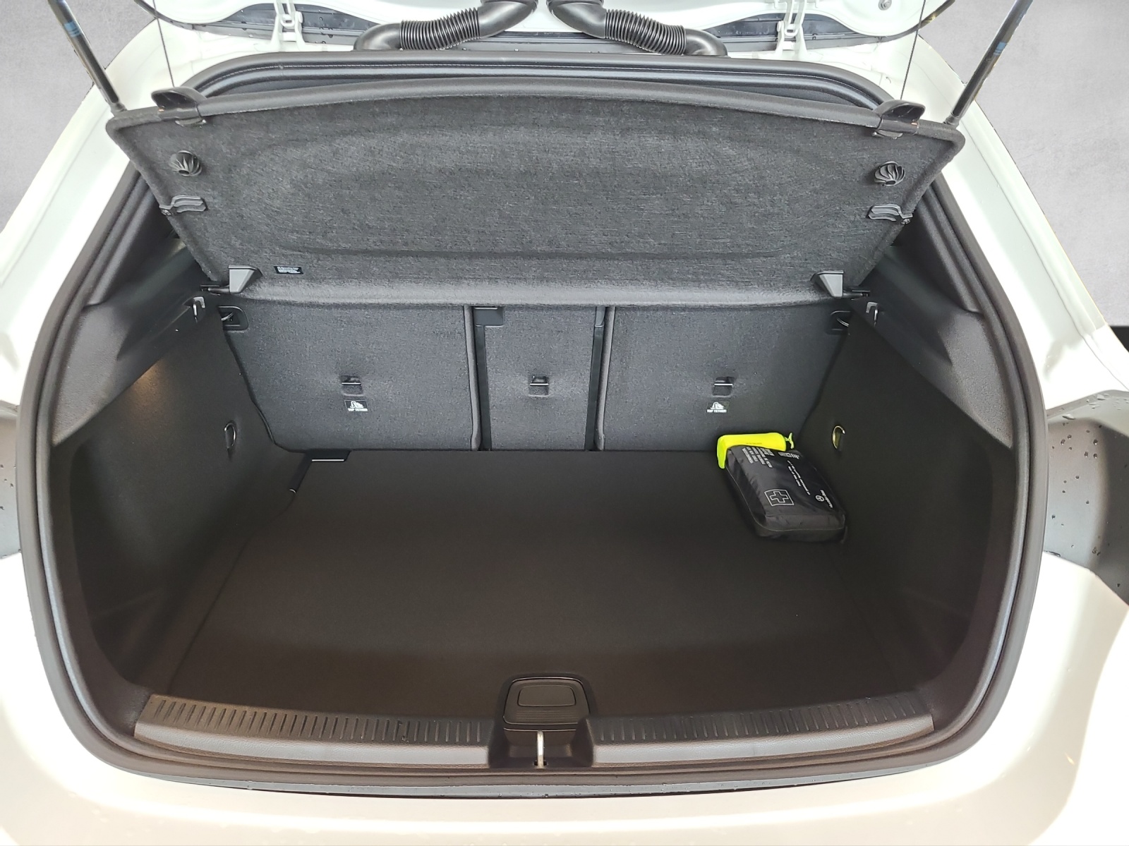 MERCEDES-BENZ A 250 AMG Line 4M W177 - 6