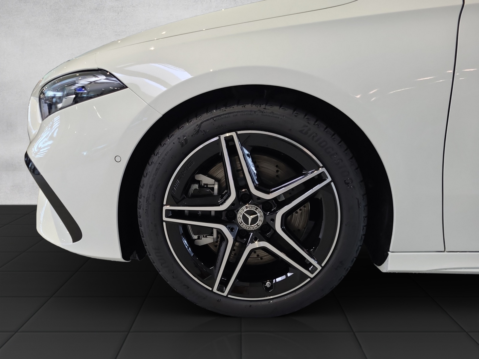 MERCEDES-BENZ A 250 AMG Line 4M W177 - 2