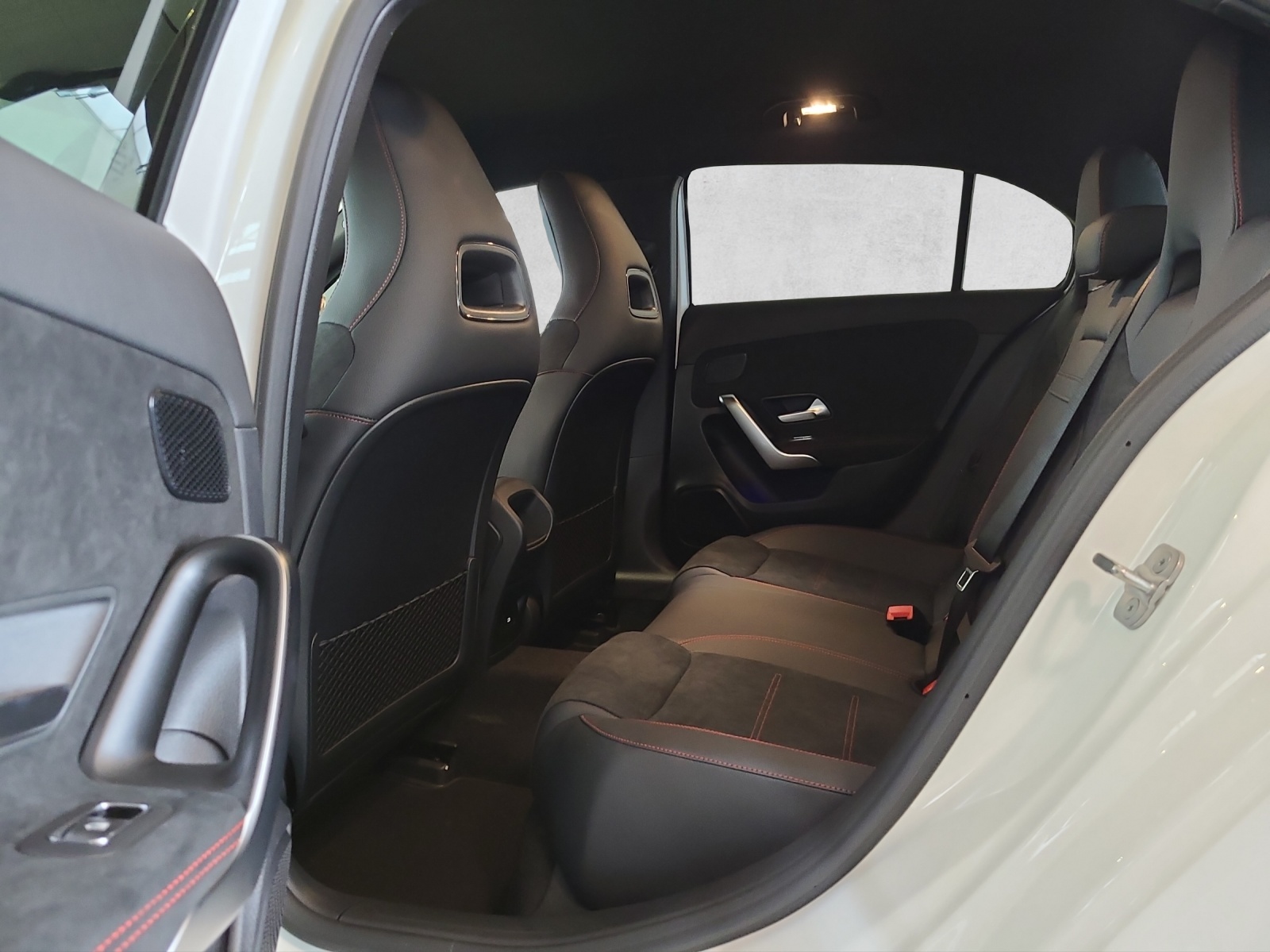 MERCEDES-BENZ A 250 AMG Line 4M W177 - 3