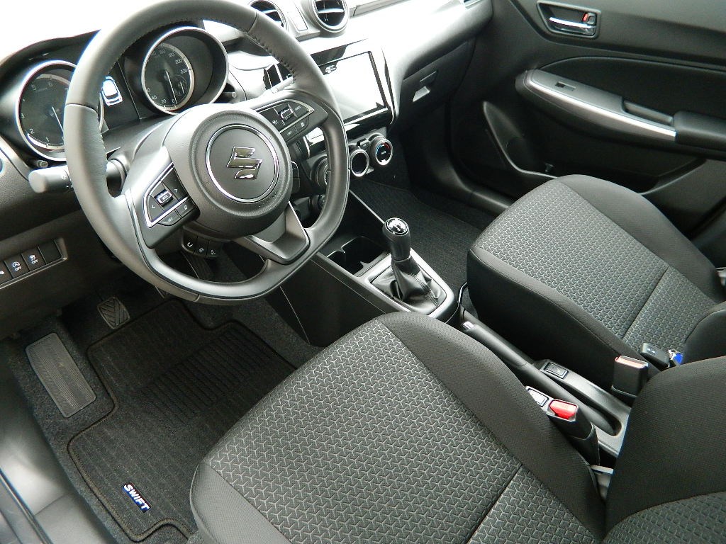 SUZUKI Swift 1.2 Compact Top 4x4 Hybrid - 9
