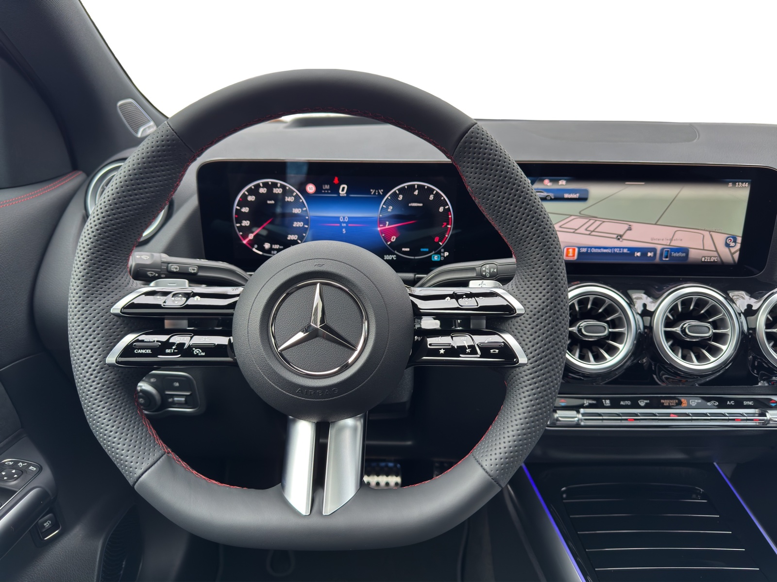 MERCEDES-BENZ GLA 250 4Matic Swiss Star - 11