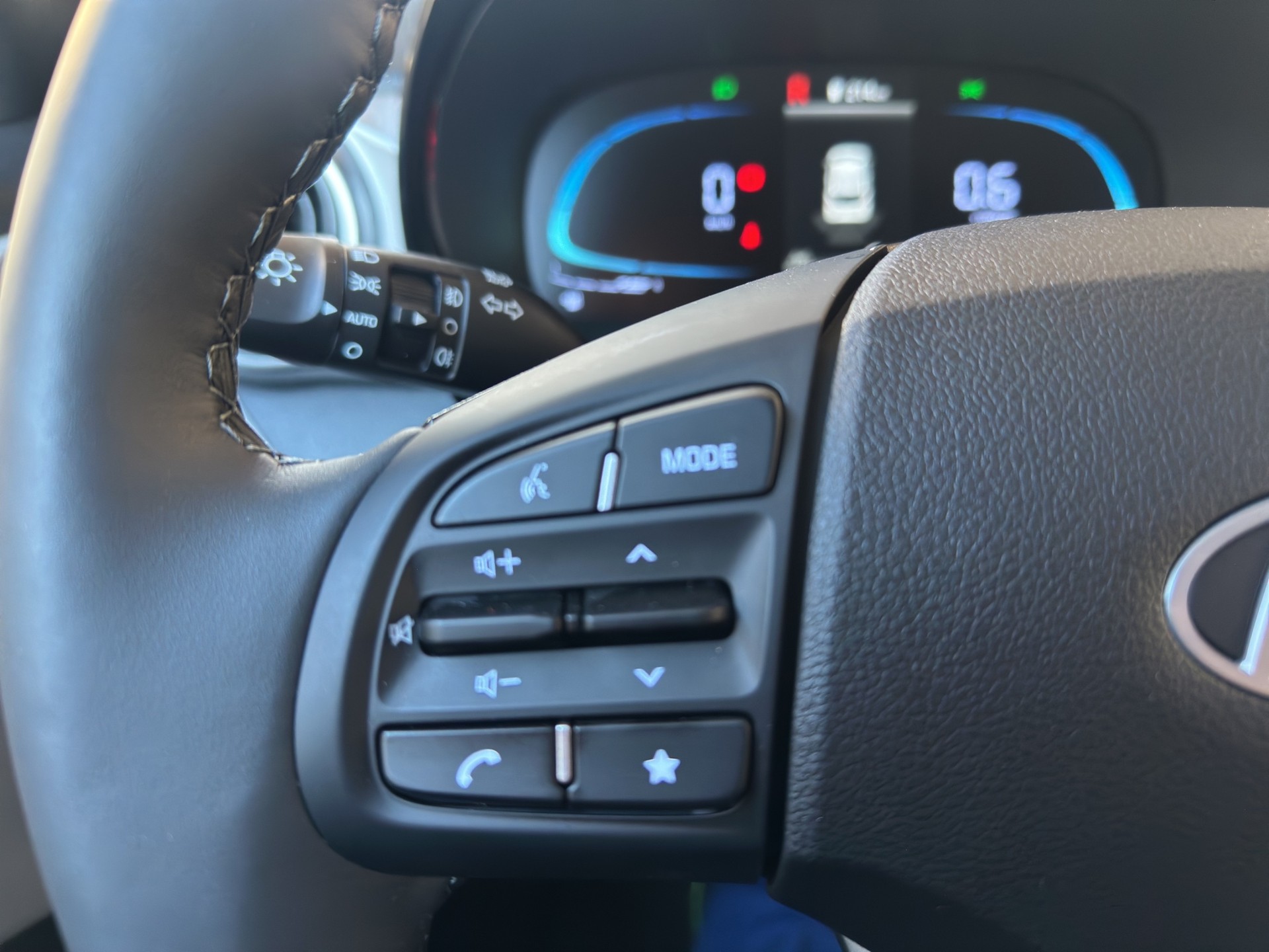 HYUNDAI i10 1.2 Vertex Aut. - 24