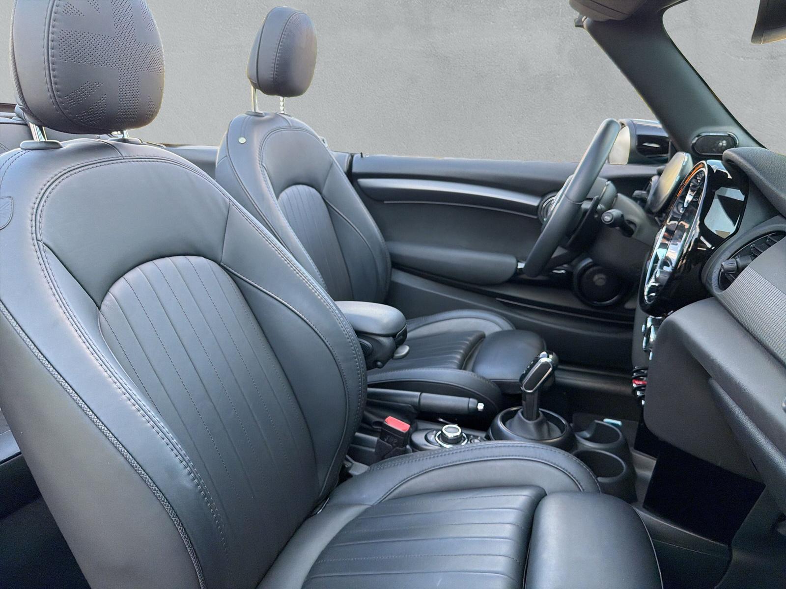 MINI Cooper S Cabrio F57 2.0i (CH) - 13