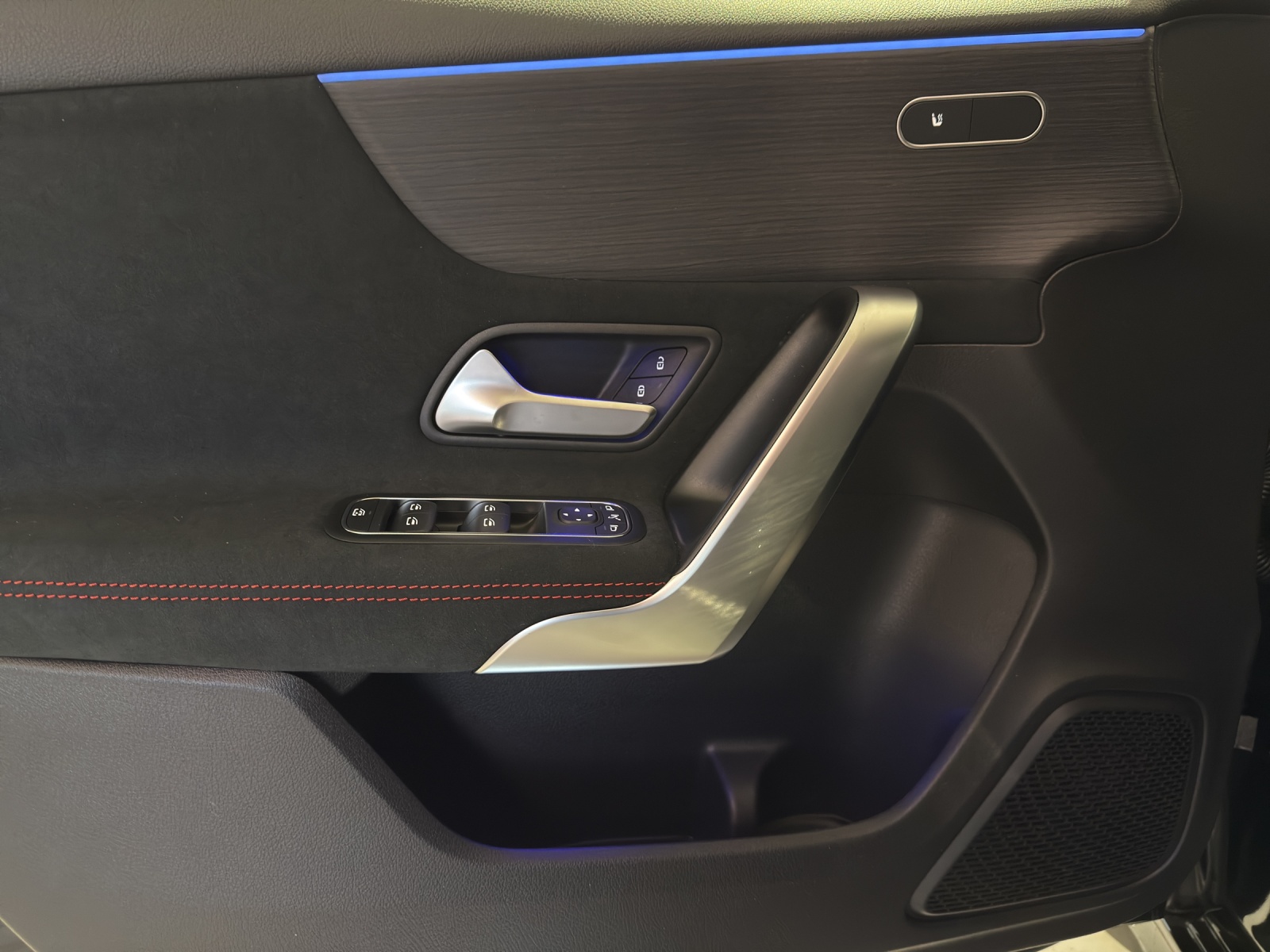 MERCEDES-BENZ A 220 4Matic 8G-DCT - 9