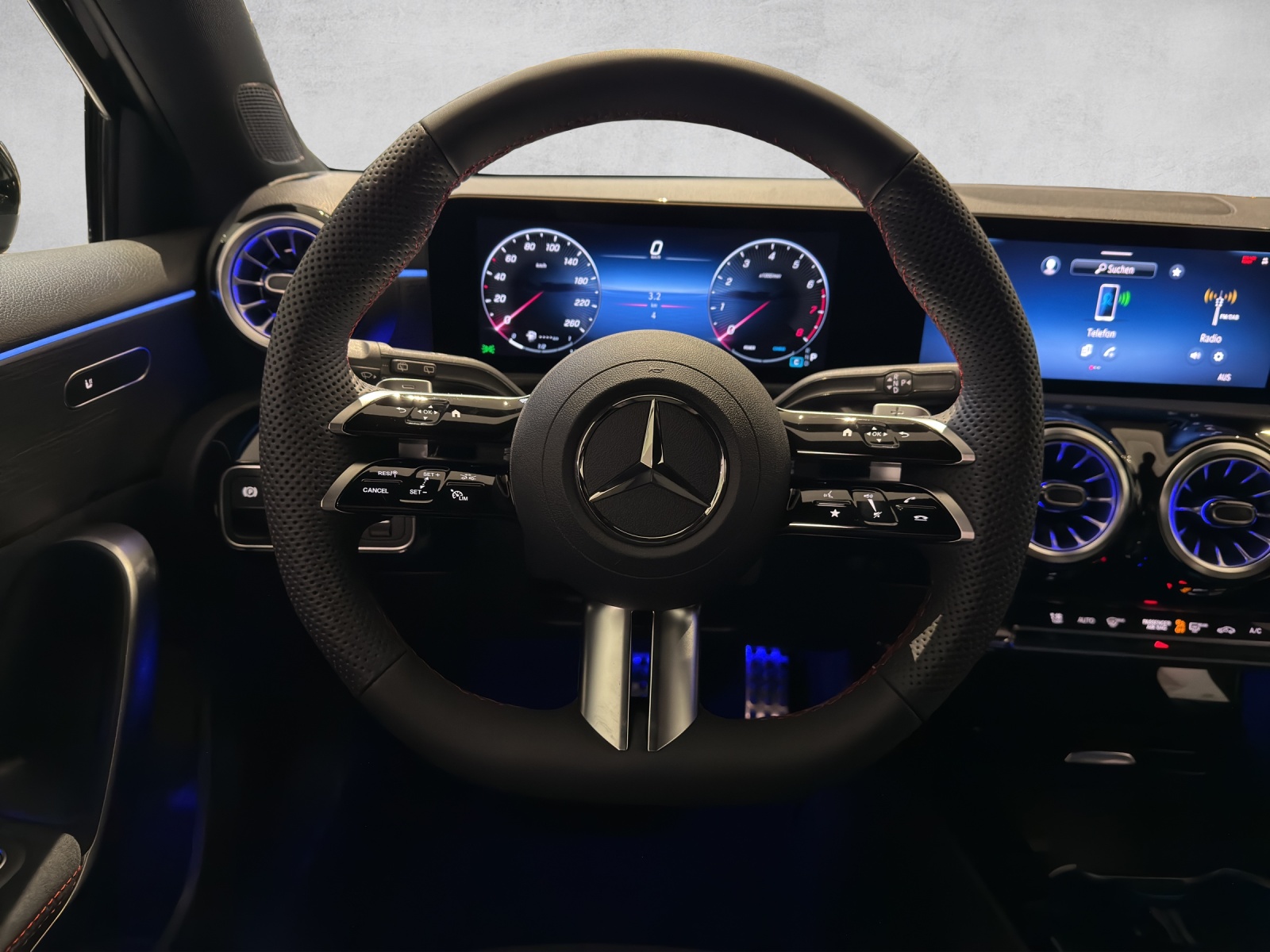 MERCEDES-BENZ A 220 4Matic 8G-DCT - 13