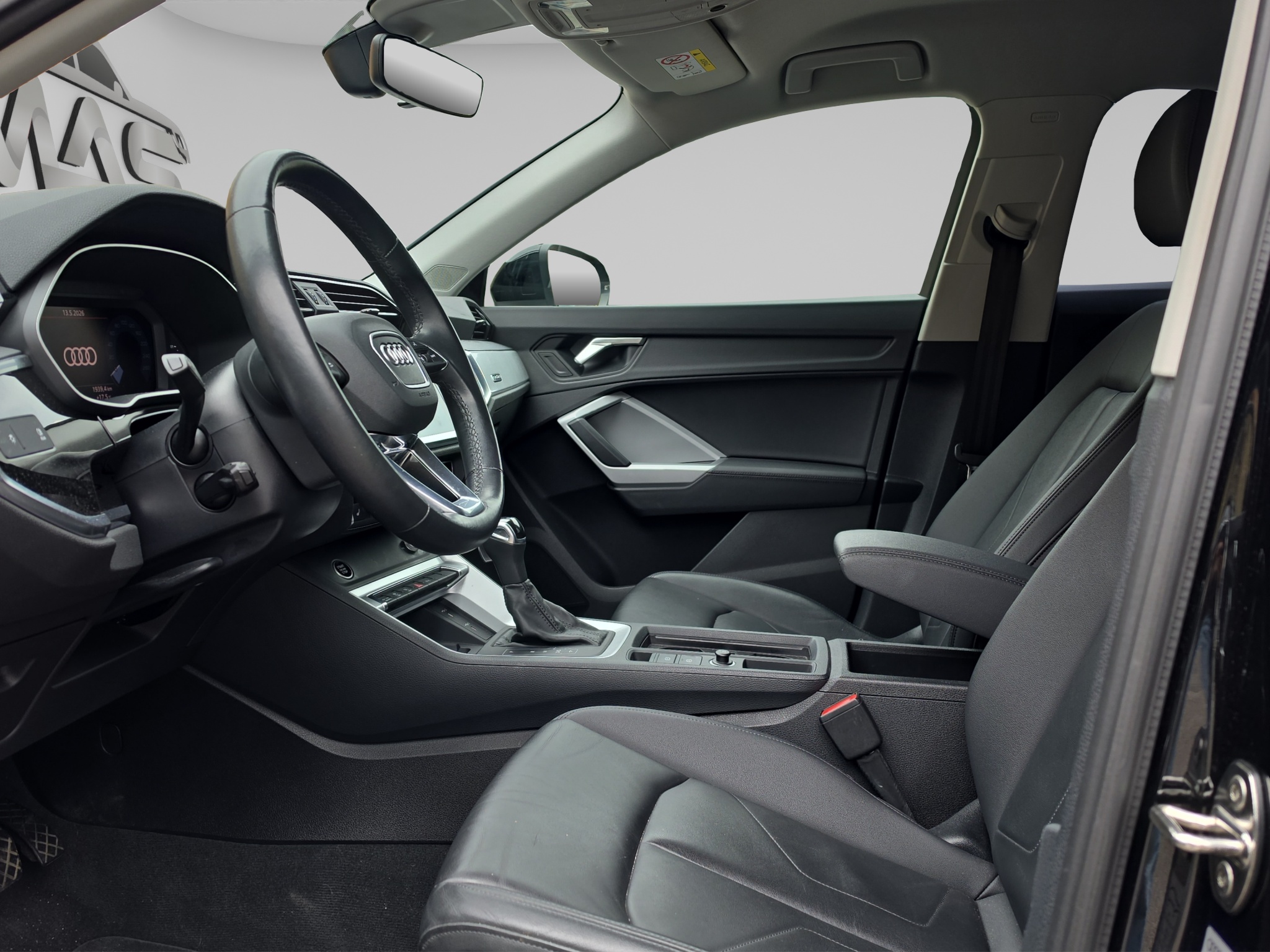 AUDI Q3 9