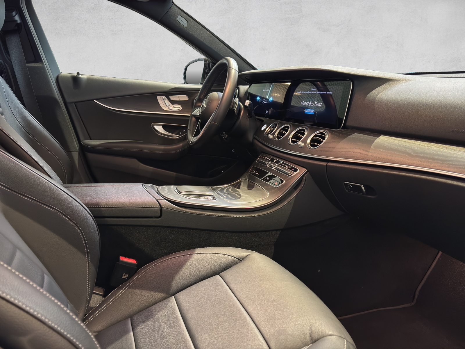 MERCEDES-BENZ E 220 d AMG Line 4M W213 - 13