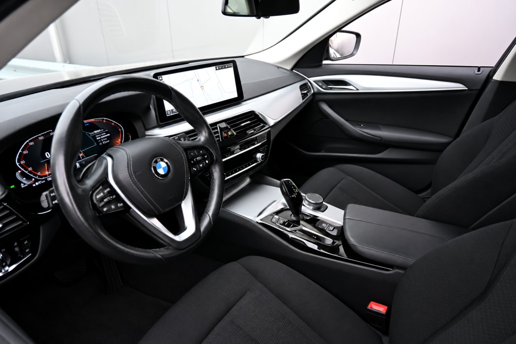 BMW 520d 48V Touring Steptronic Facelift - 9
