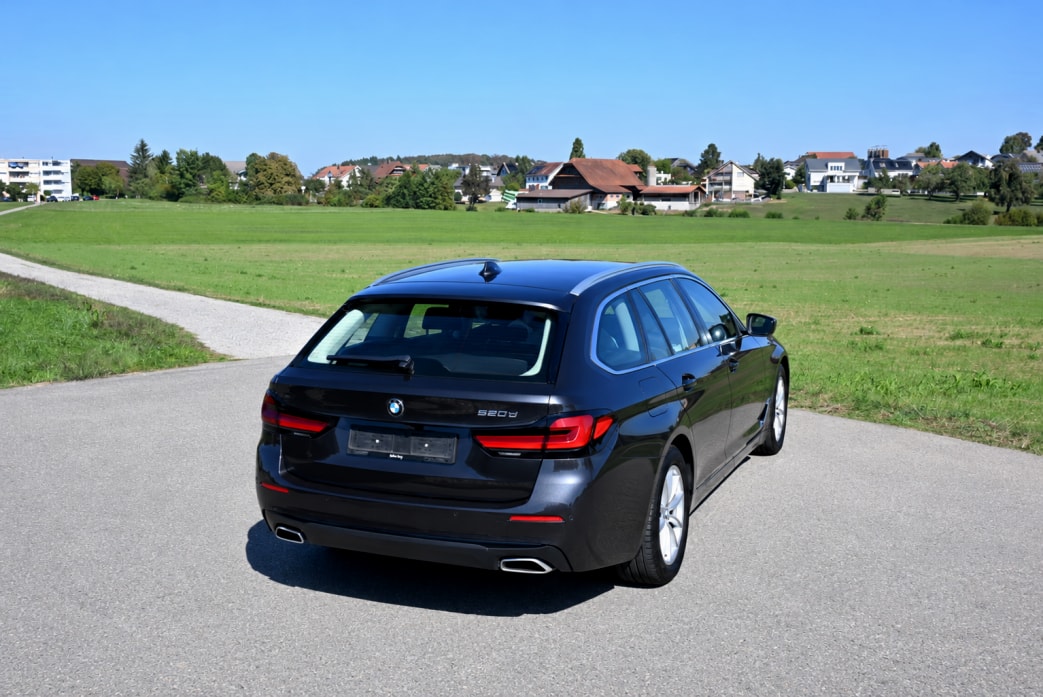BMW 520d 48V Touring Steptronic Facelift - 3