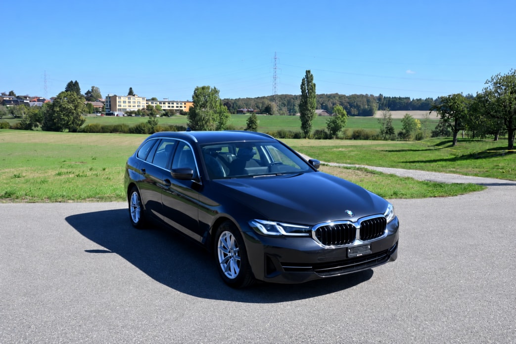 BMW 520d 48V Touring Steptronic Facelift - 2