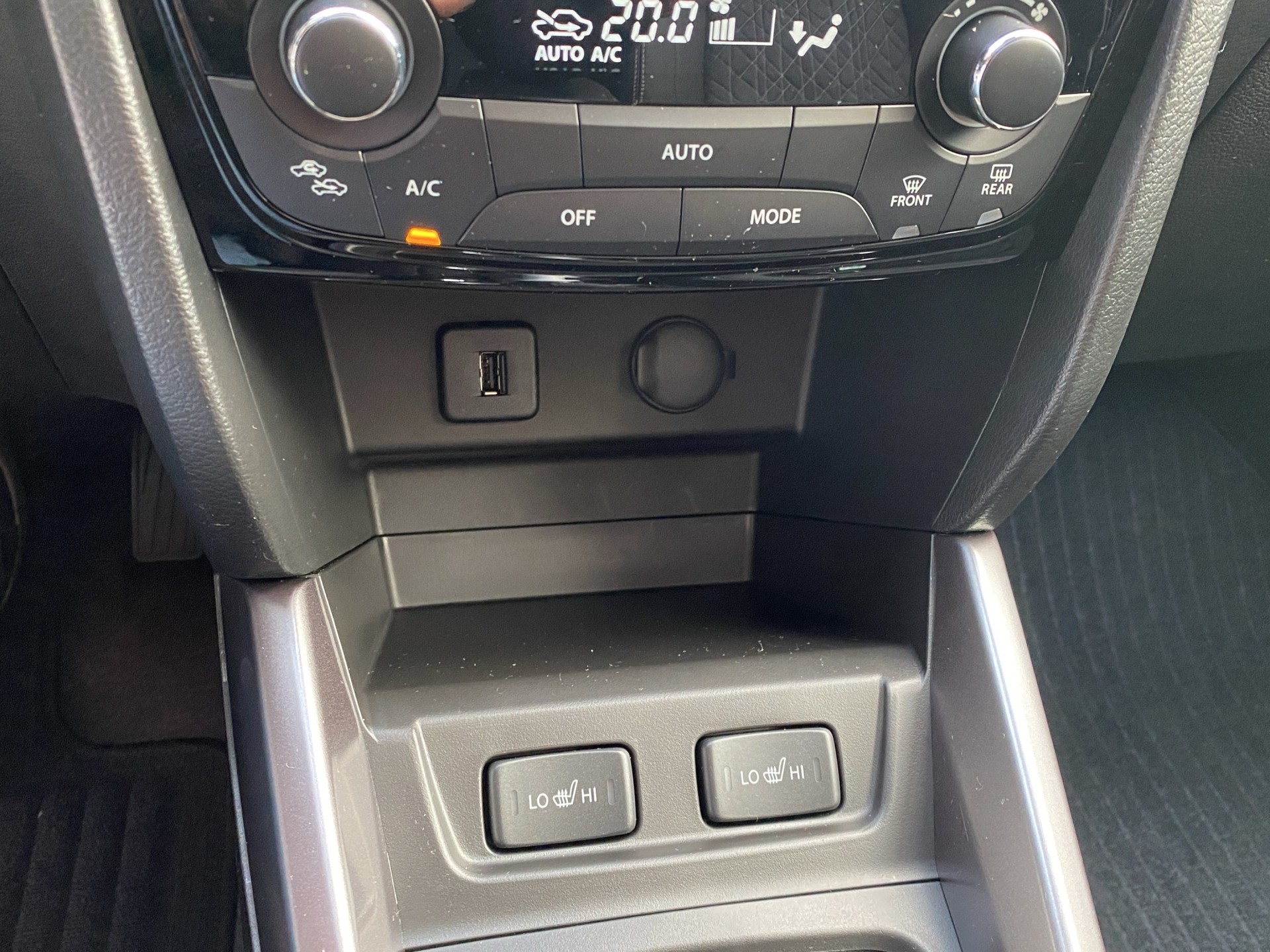 SUZUKI Vitara 1.4 Boosterjet Compact Top 4x4 Hybrid Automatic - 12