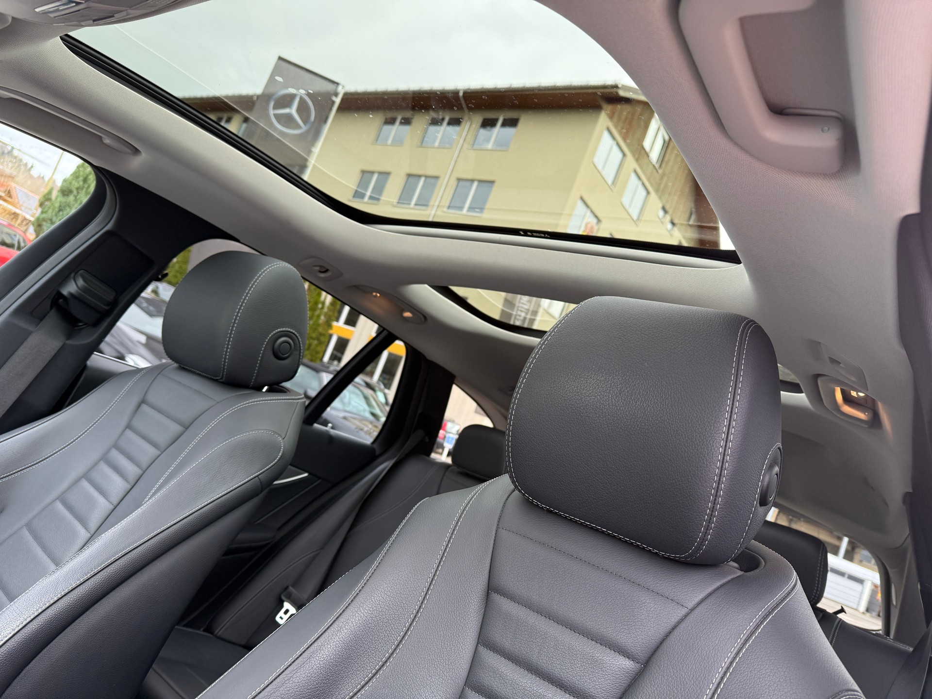 MERCEDES-BENZ E 200 Avantgarde 4 Matic - 12