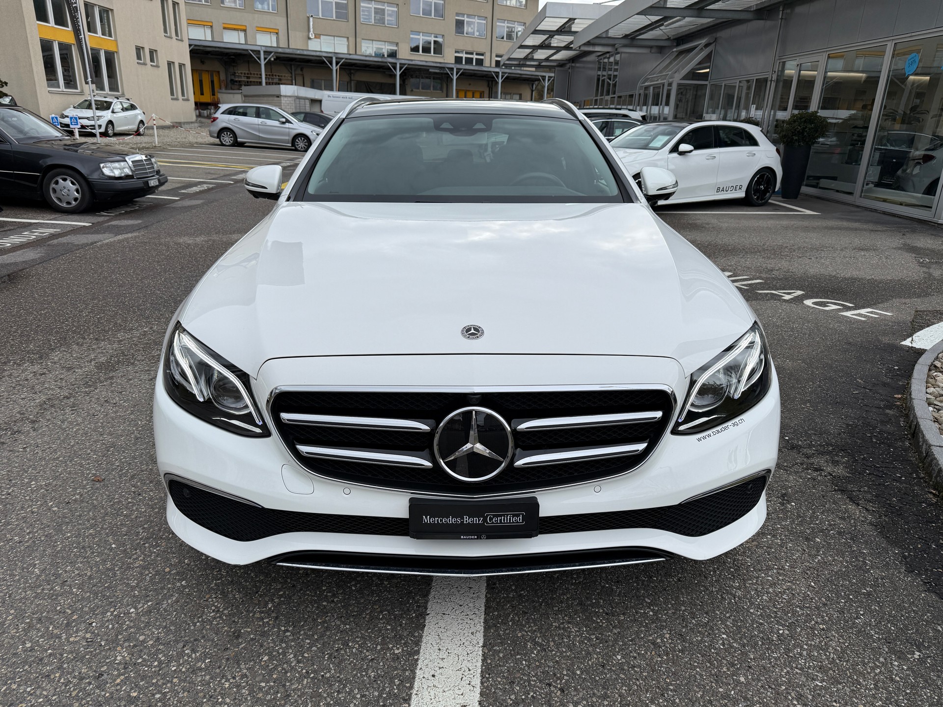 MERCEDES-BENZ E 200 Avantgarde 4 Matic - 2