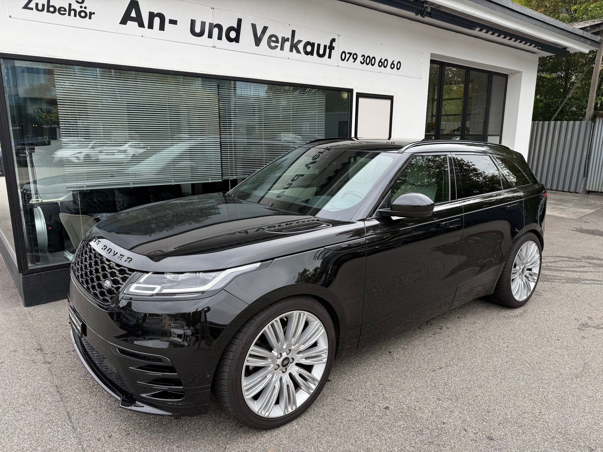 Land Rover Range Rover Velar D 300 First Edition Automatic
