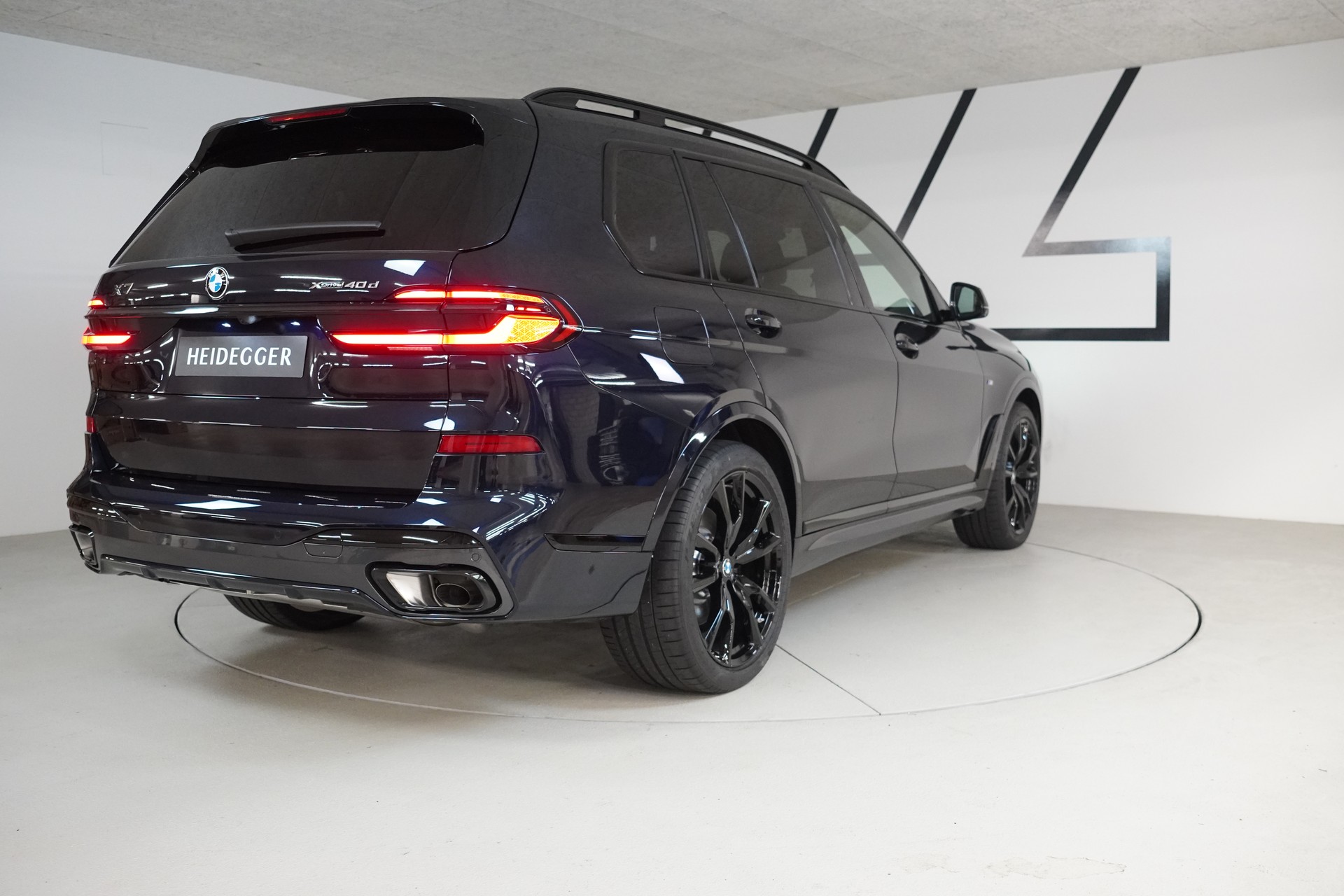 BMW X7 xDrive 48V 40d M Sport Pro Steptronic - 7
