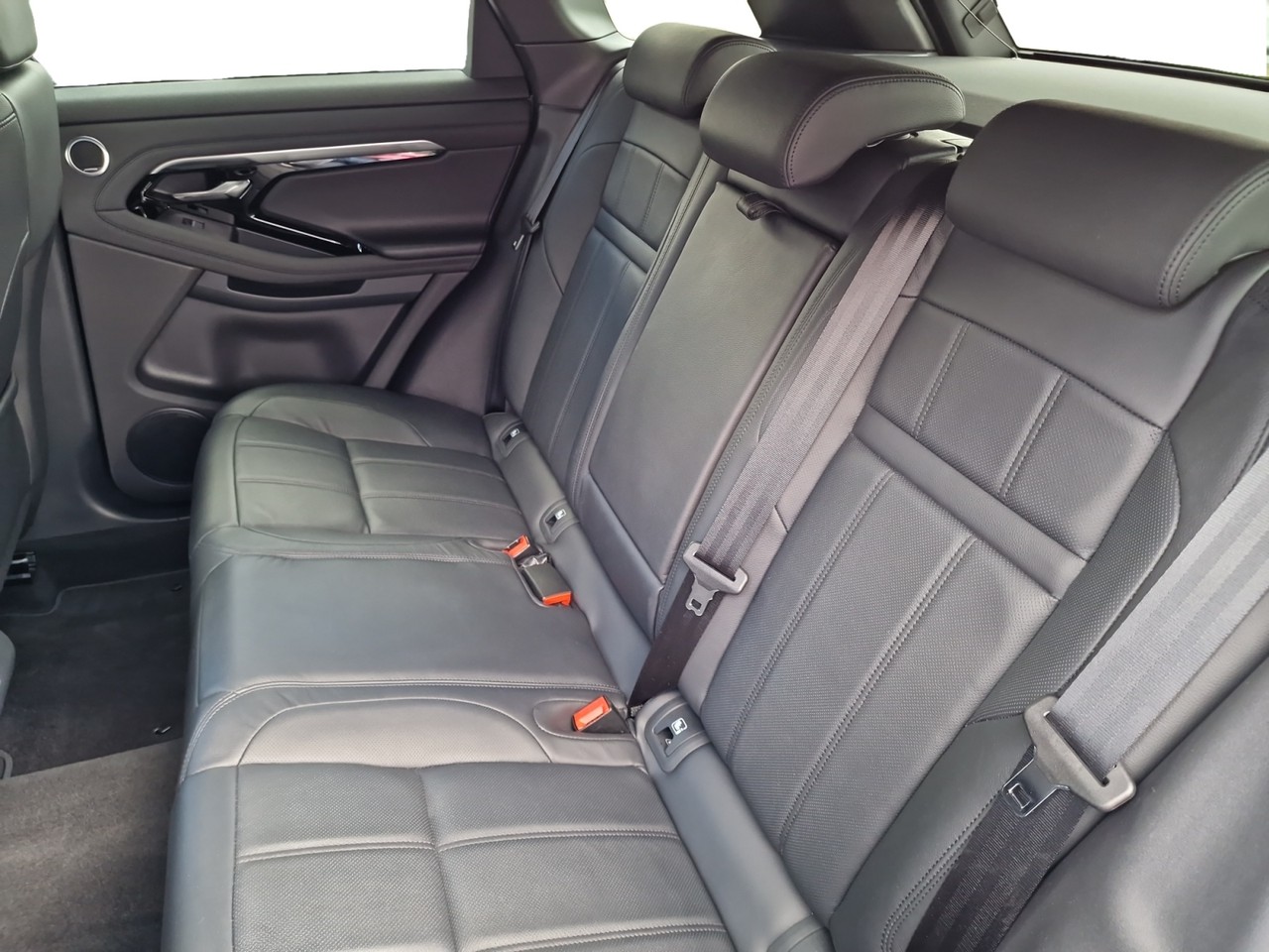 land-rover Gallery 18