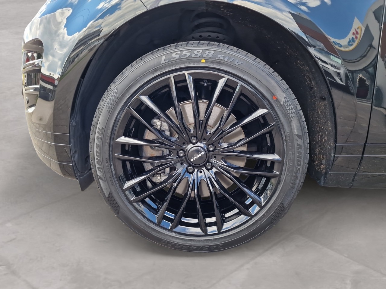 land-rover Gallery 8