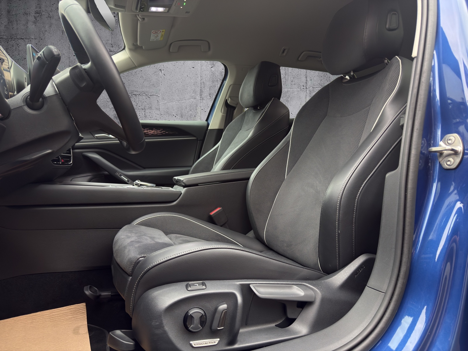 VW Passat Variant 2.0 TDI evo Business 4 Motion DSG *CH-Fahrzeug / Werksgarantie* - 6