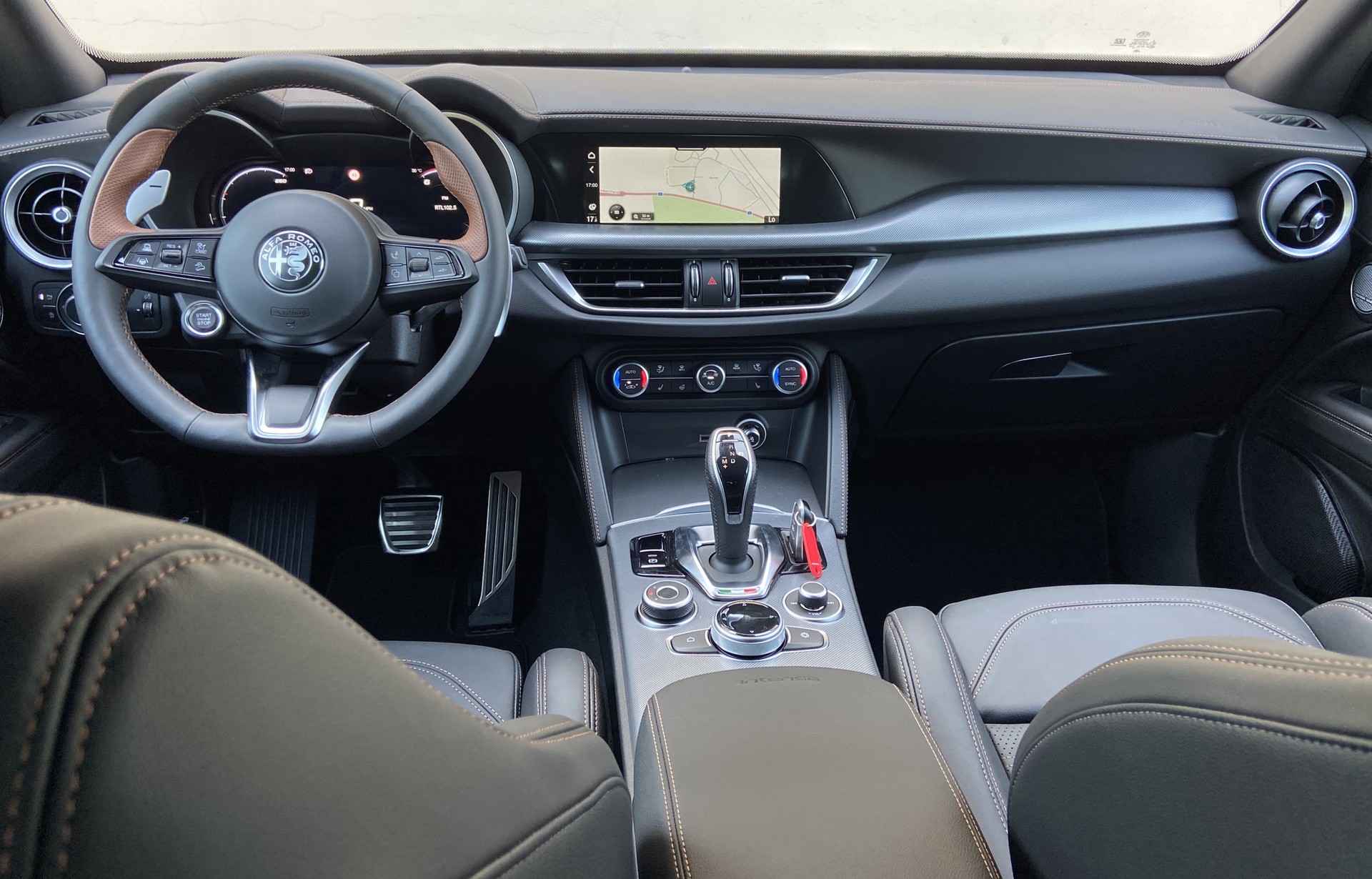ALFA ROMEO Stelvio 2.0 Intensa Sky Q4 AT8 - 7