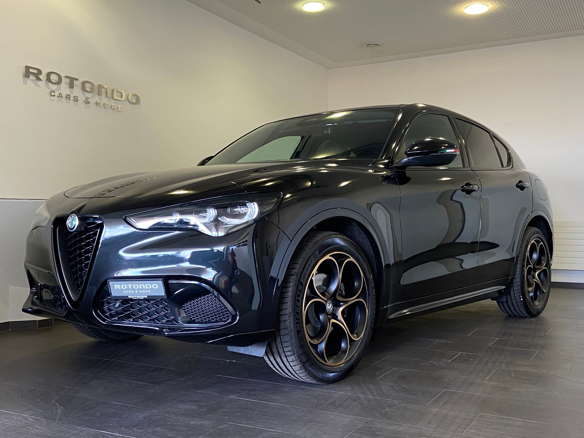 ALFA ROMEO Stelvio 2.0 Intensa Sky Q4 AT8