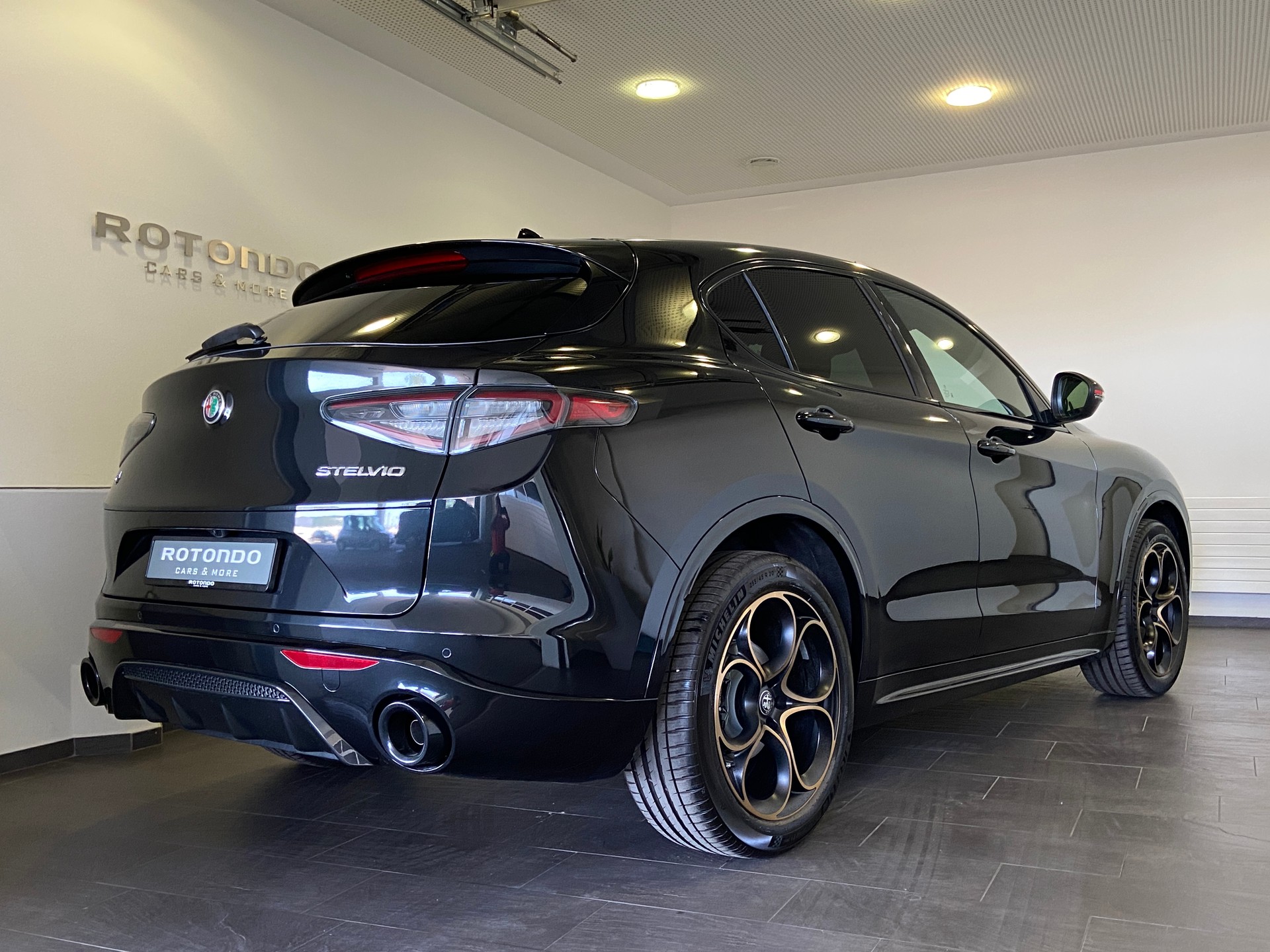 ALFA ROMEO Stelvio 2.0 Intensa Sky Q4 AT8 - 2