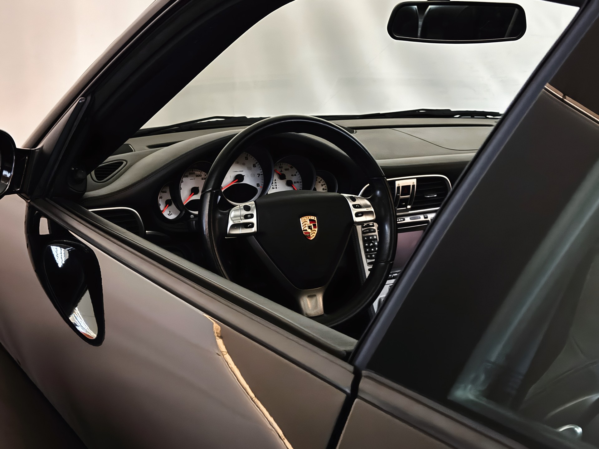 PORSCHE 911 Carrera 4S - 8