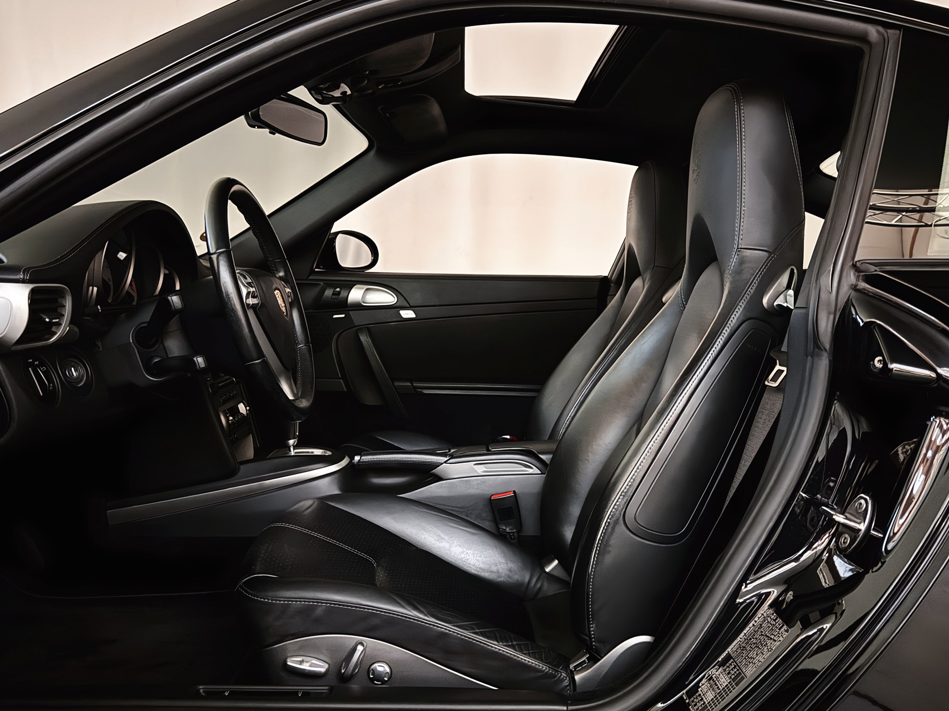 PORSCHE 911 Carrera 4S - 10