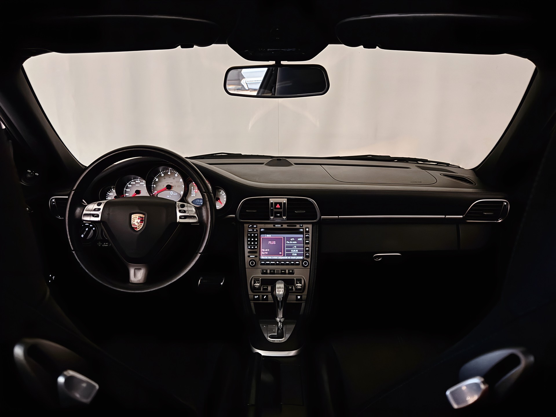 PORSCHE 911 Carrera 4S - 12